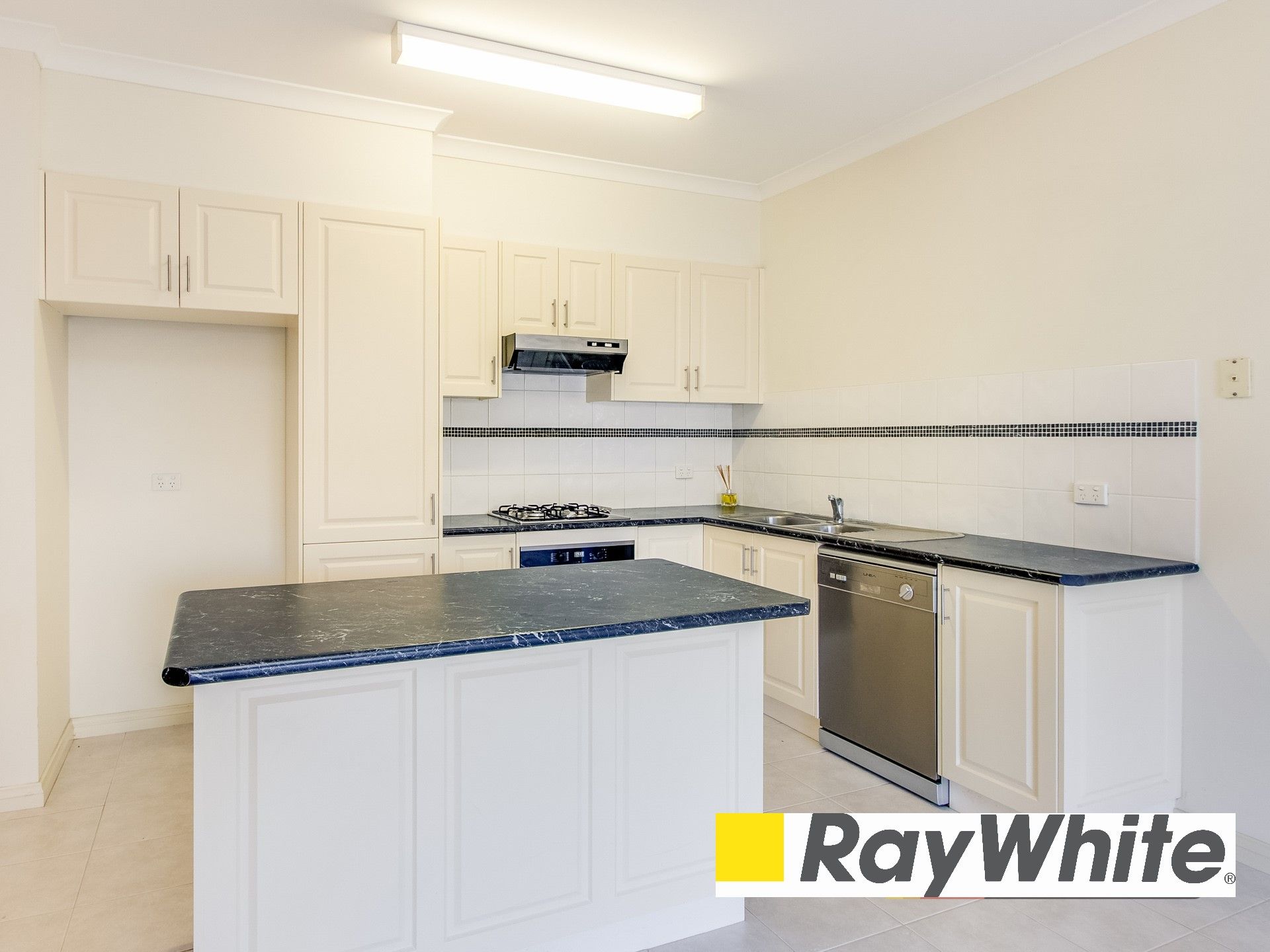 16/84 Heatherton Road, Endeavour Hills, VIC 3802