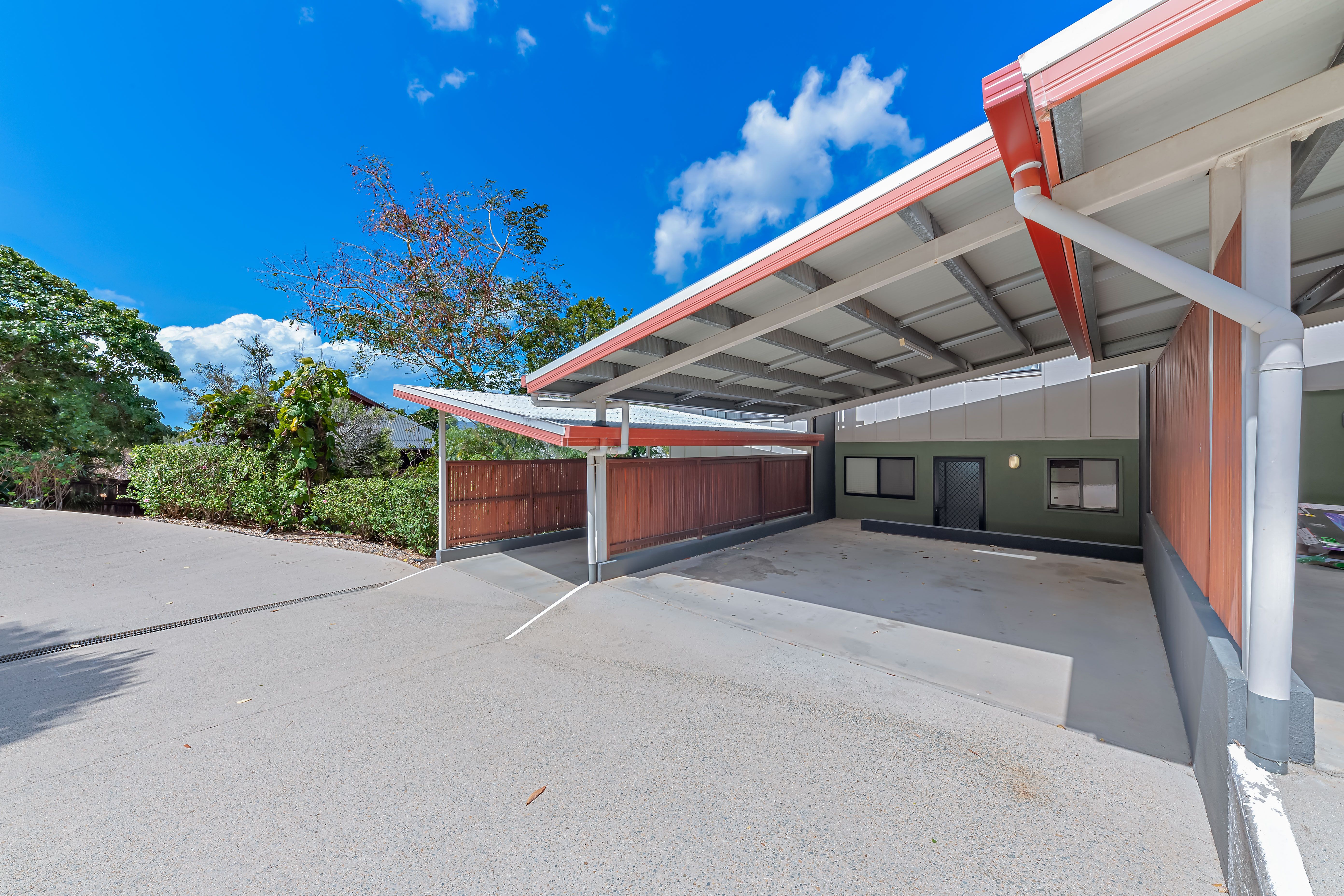 2/3-5 Seaview Drive — photo 10 of 11
