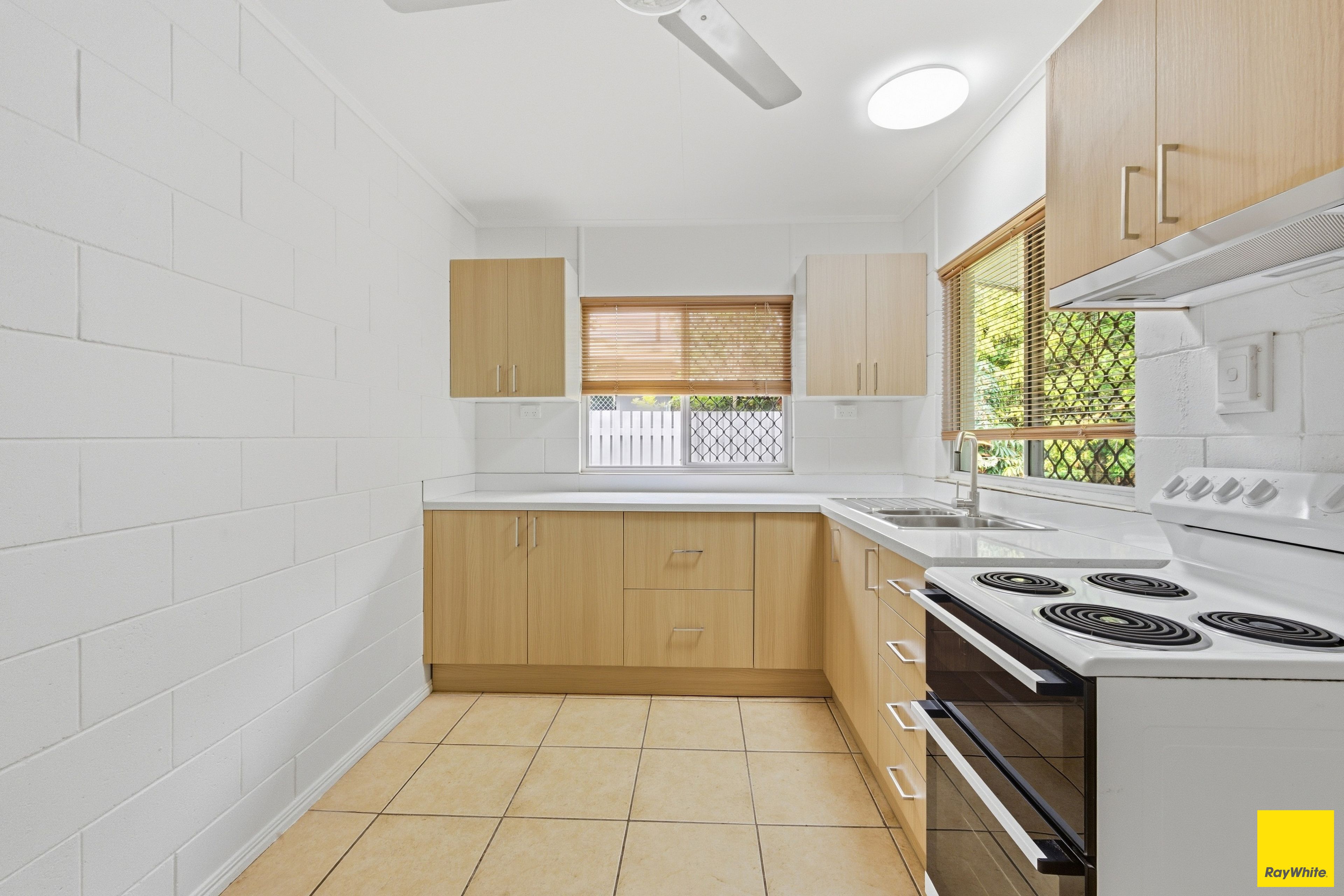 2/41 Sperring Street — photo 5 of 12