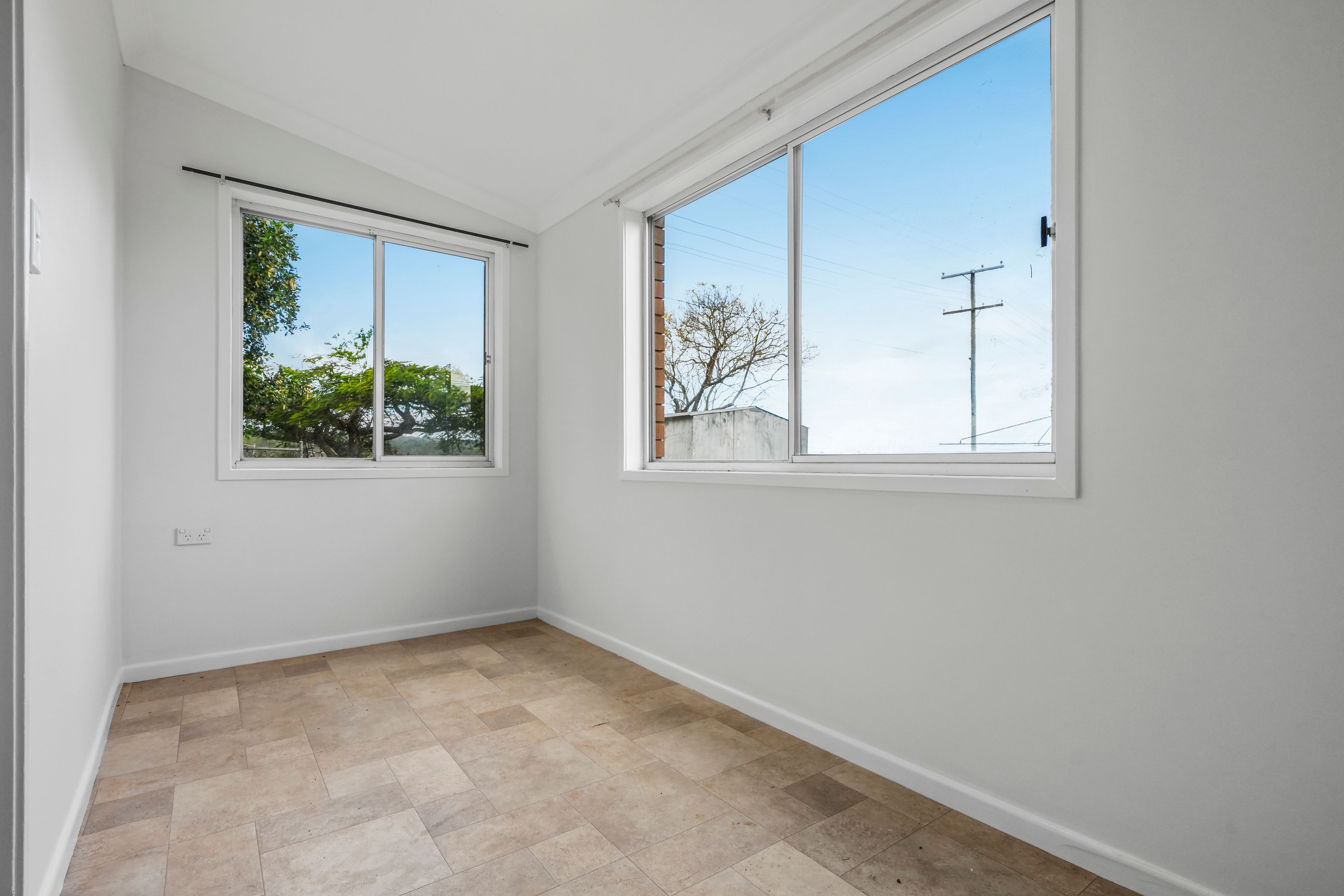 9 Laura Court — photo 12 of 18