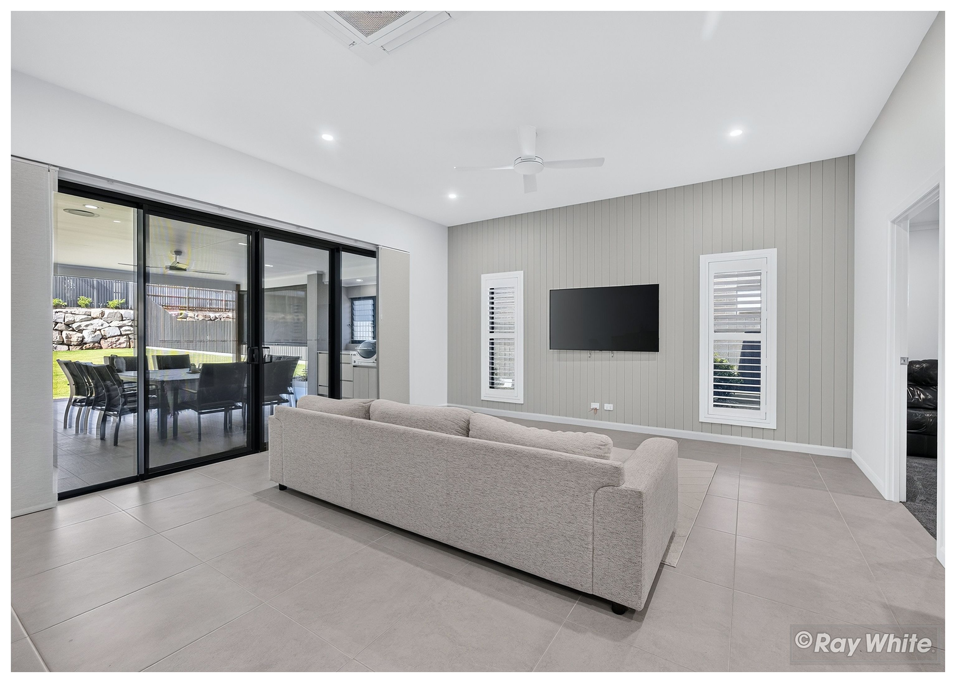 20 Beverley Boulevard — photo 8 of 30