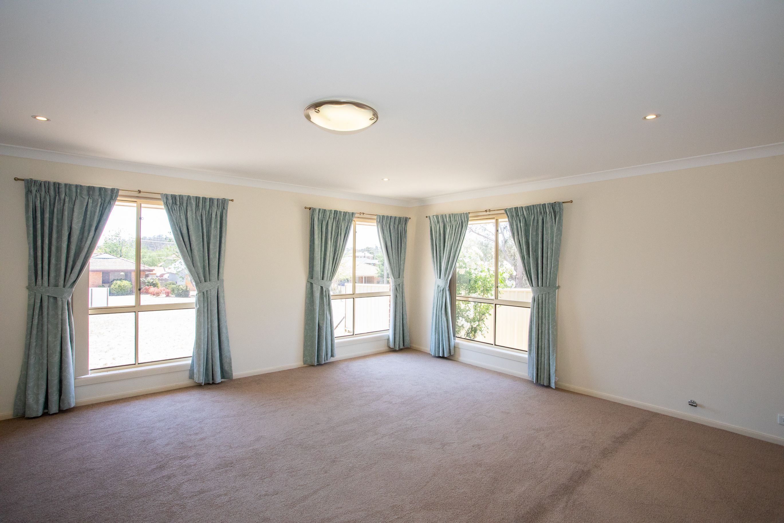 8 Elizabeth Avenue, Uralla, NSW 2358