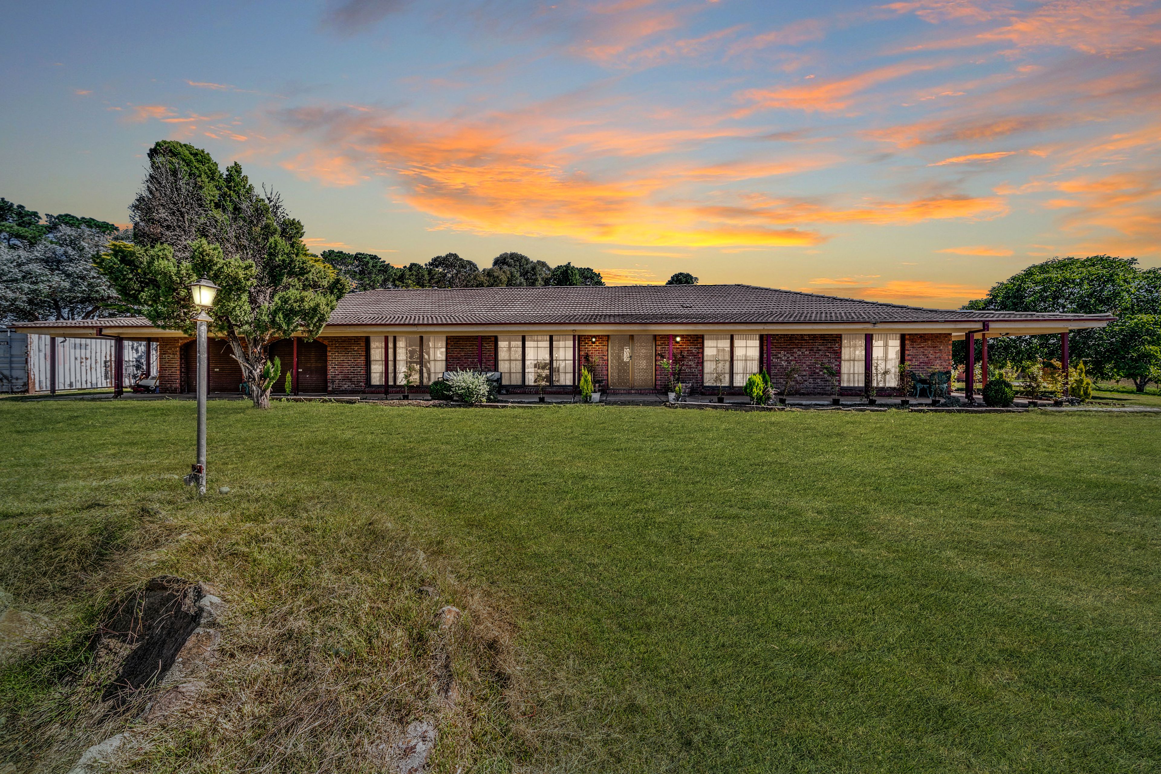 225 Southwell Road, Wallaroo, NSW 2618