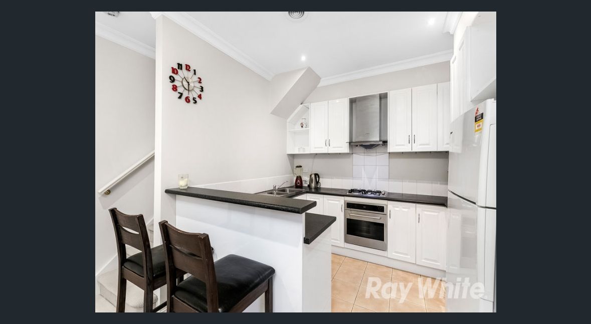 3/2 McKelvie Court, Glen Waverley, VIC 3150