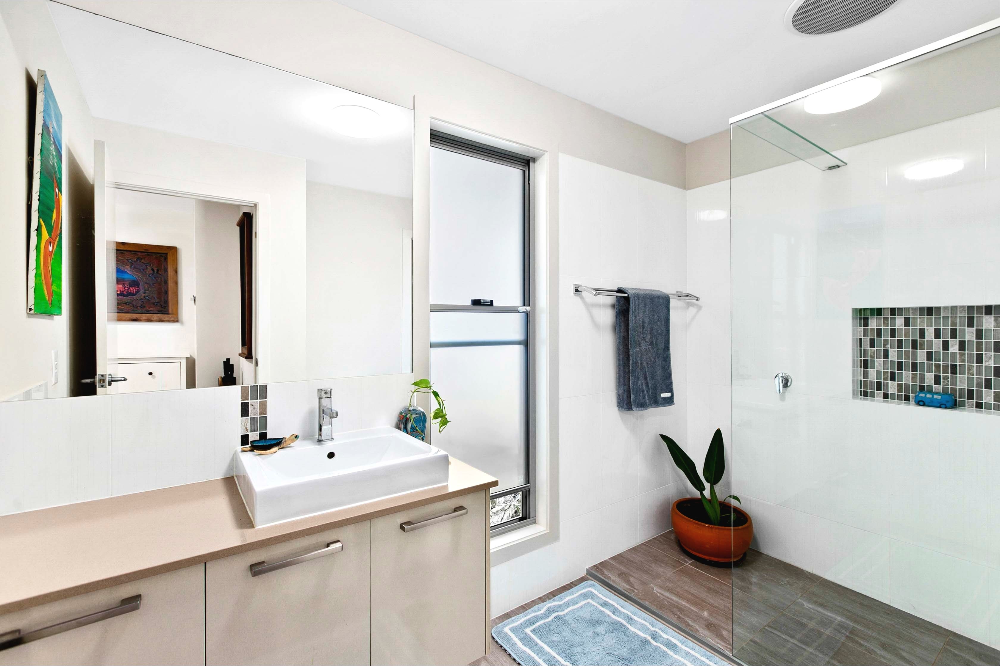 82 Beach Drive — photo 15 of 26