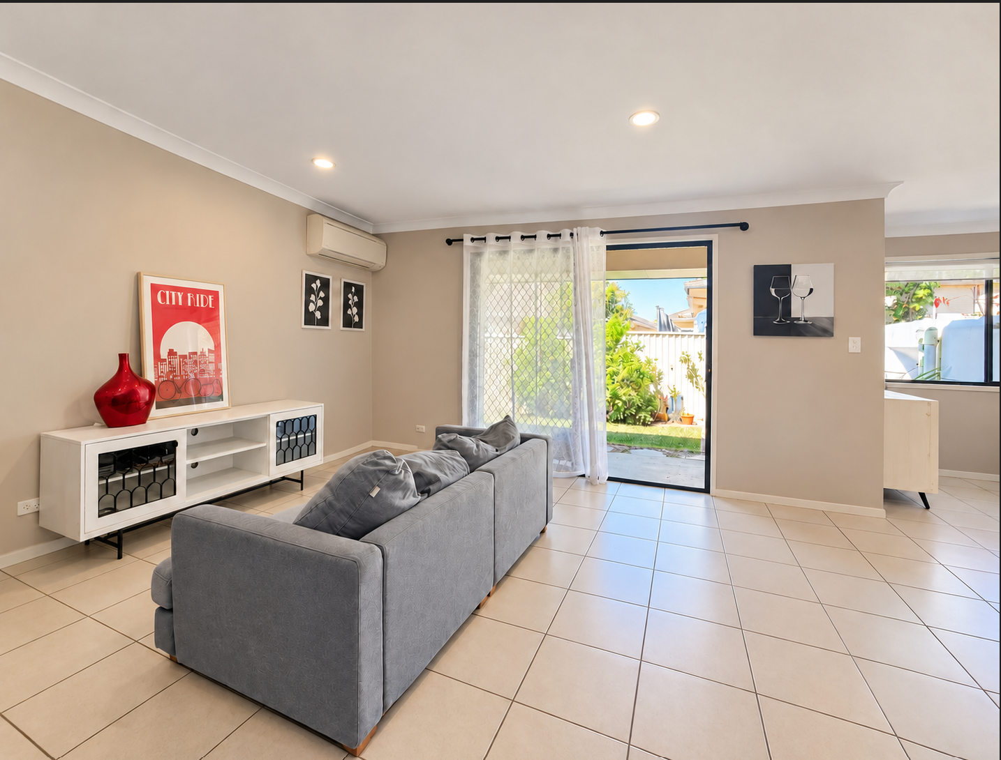 1/6 Shoesmith Close — photo 3 of 10