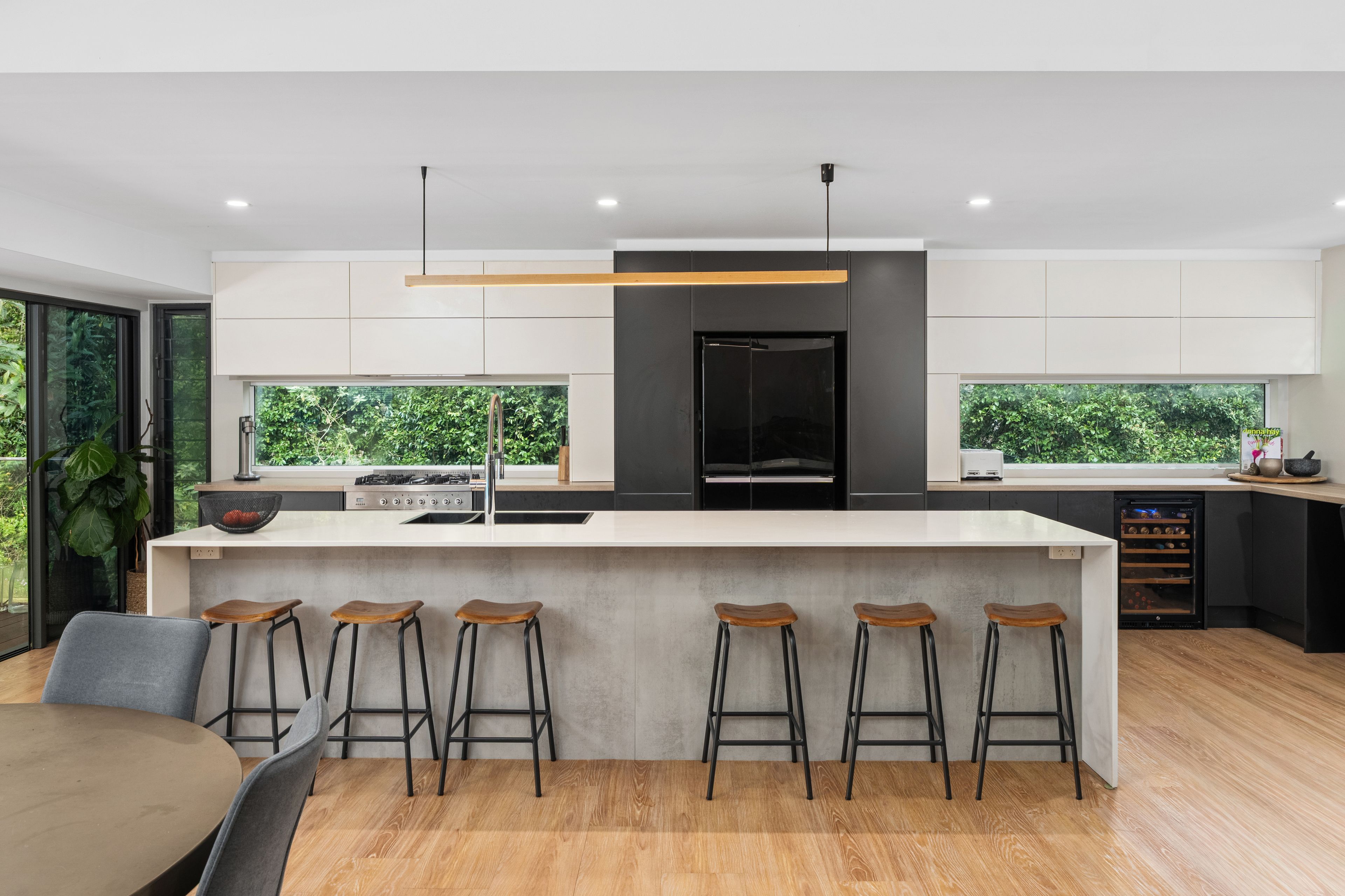 14 Hillside Road — photo 4 of 13