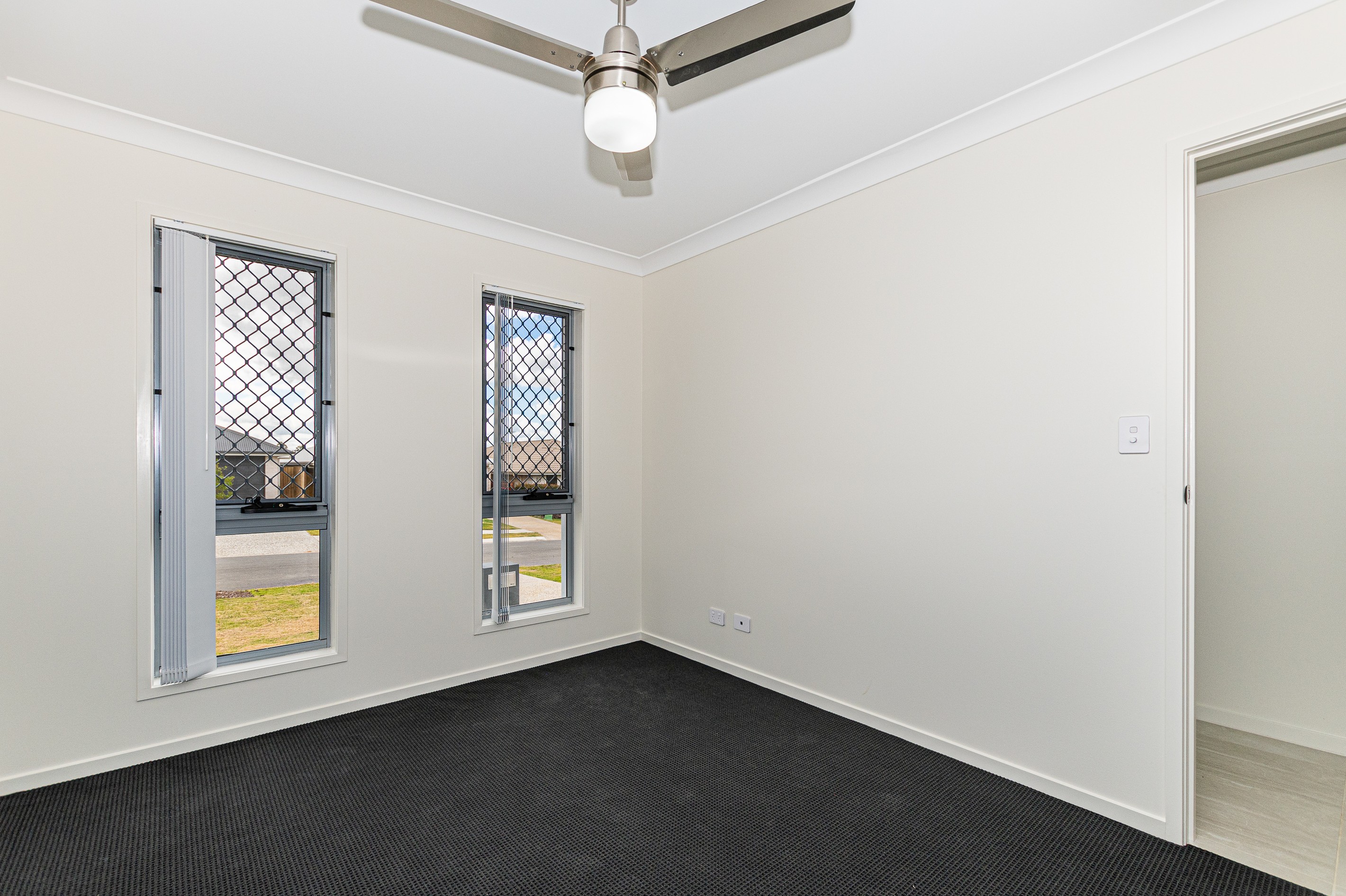 42 Bowerbird Street, Deebing Heights, QLD 4306