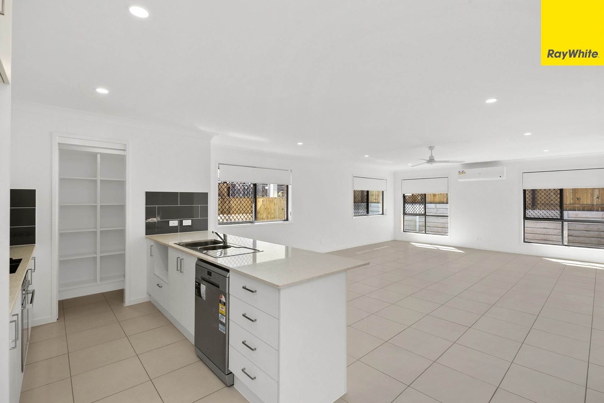 18 Carson Circuit, Mango Hill, QLD 4509