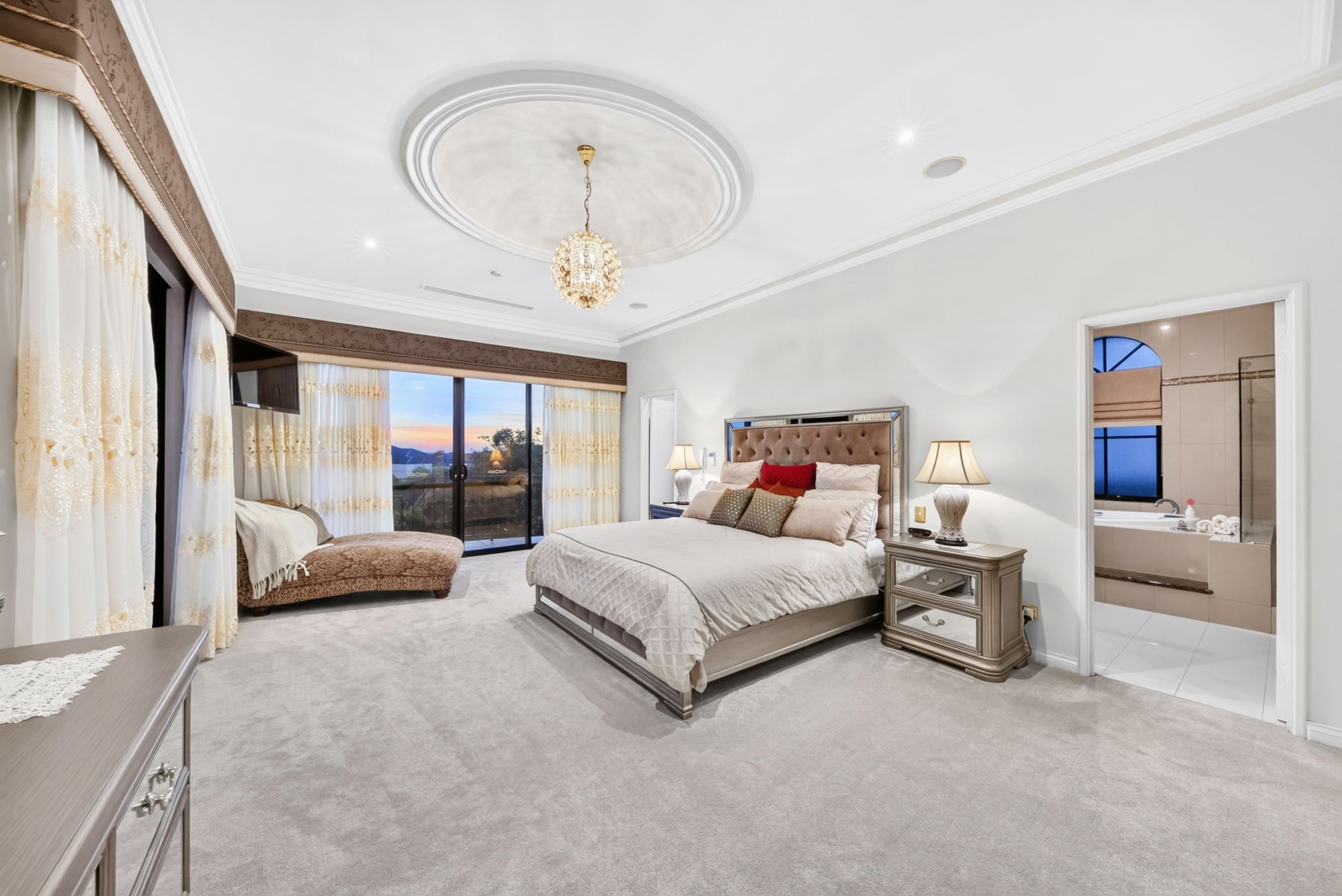 A Grand Entertainer with Endless Views — photo 10 of 30