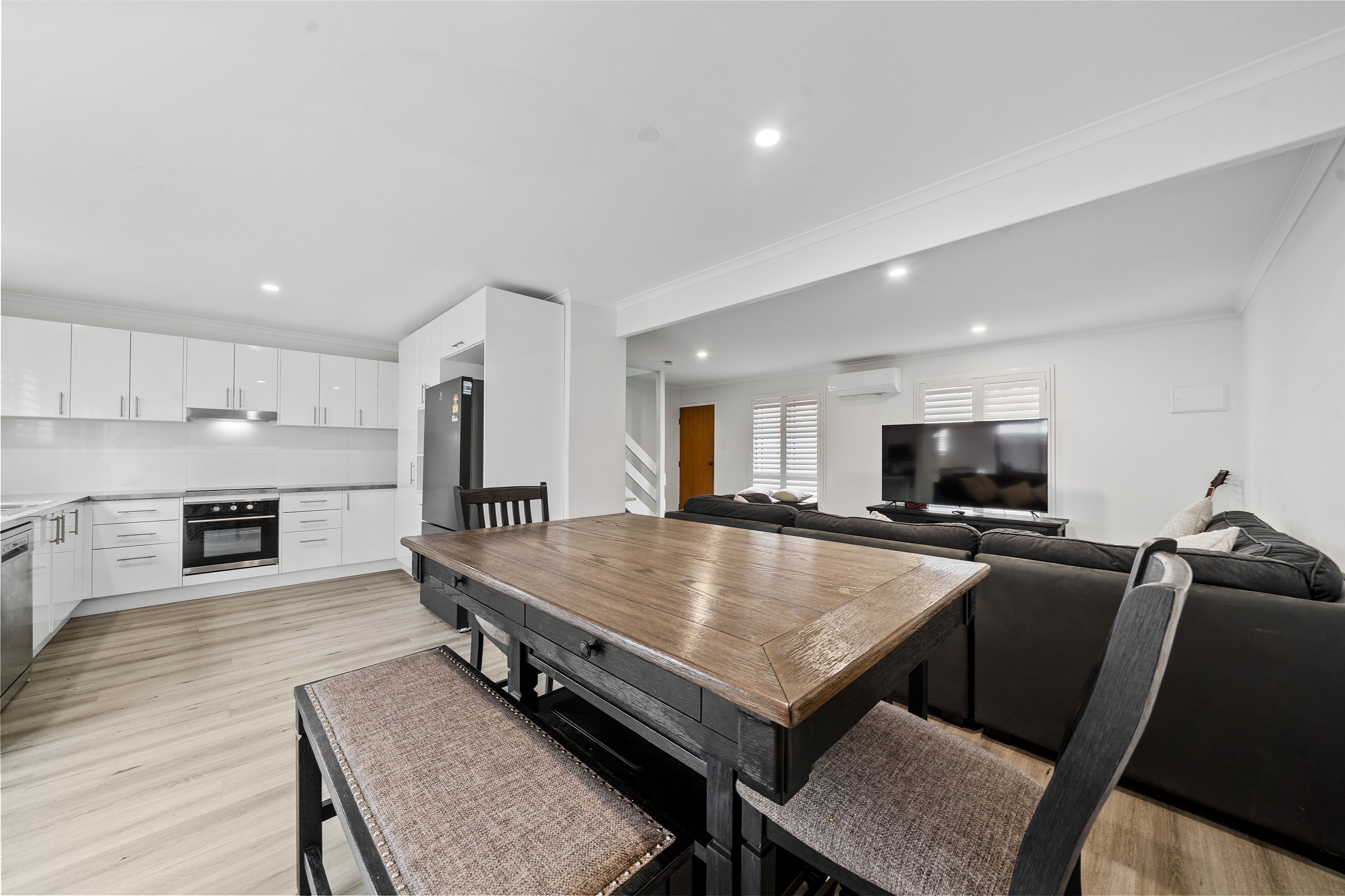 34/127 Barbaralla Drive — photo 9 of 21