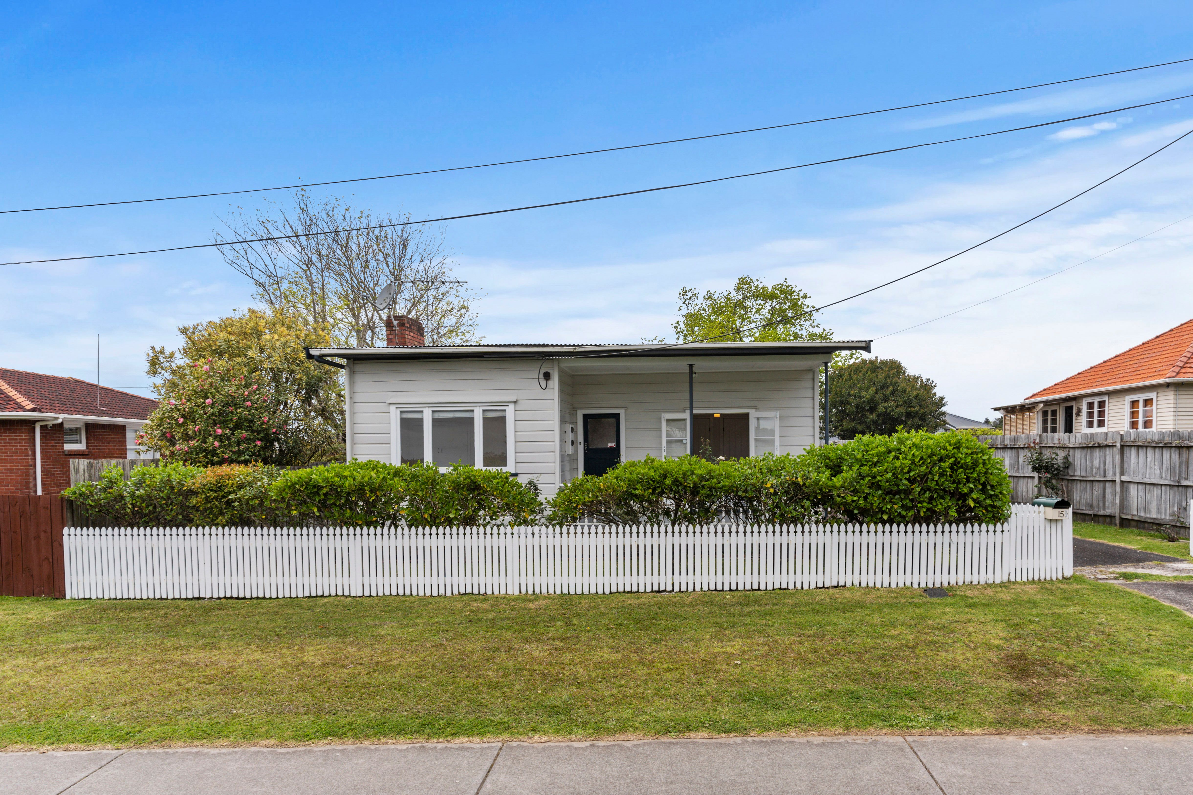 1/15 Salisbury Road, Birkdale, North Shore City