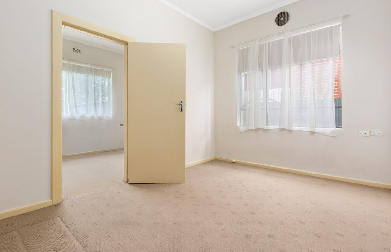 26 Ashford Road — photo 8 of 11