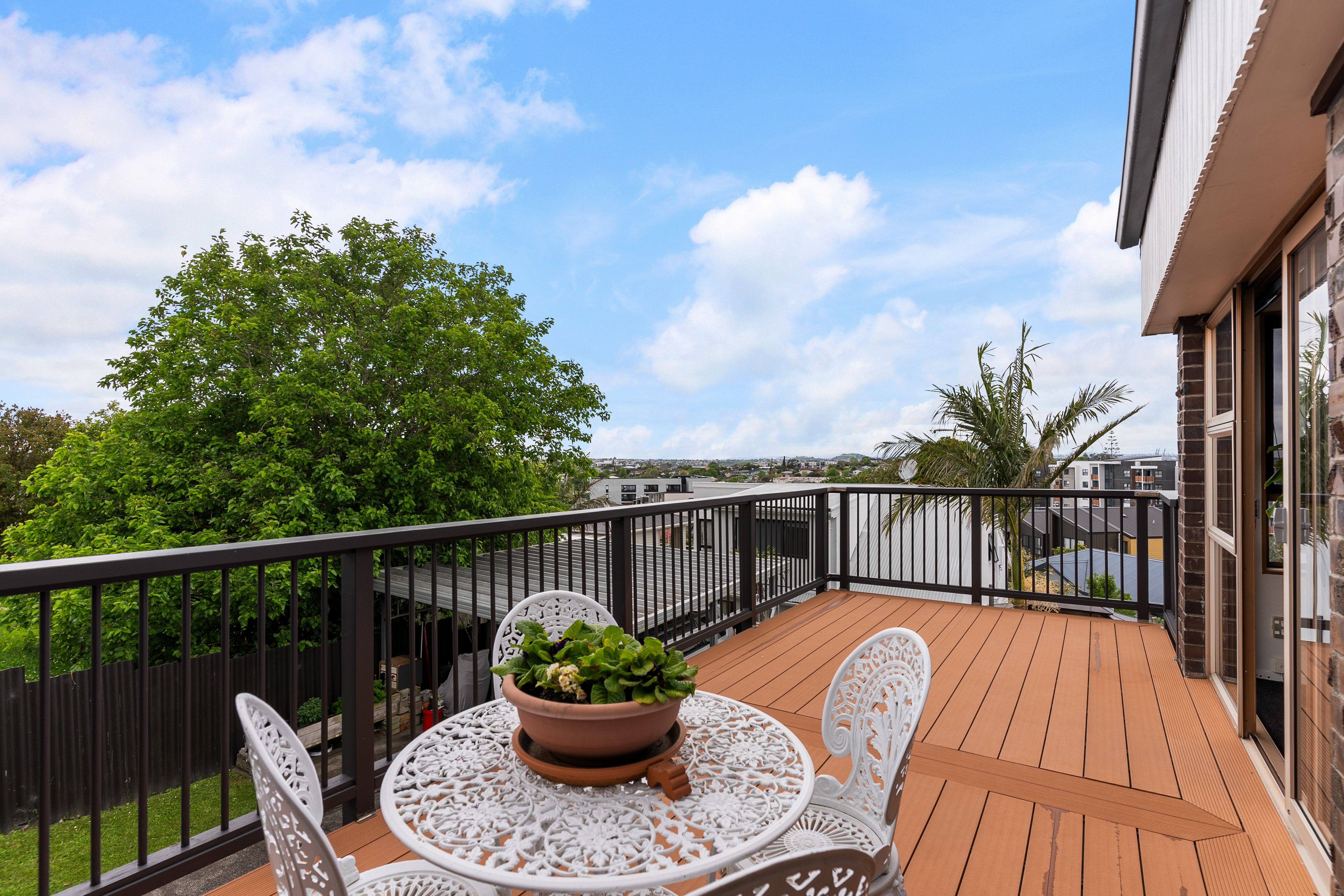 2/22 Martin Crescent, Northcote, North Shore City