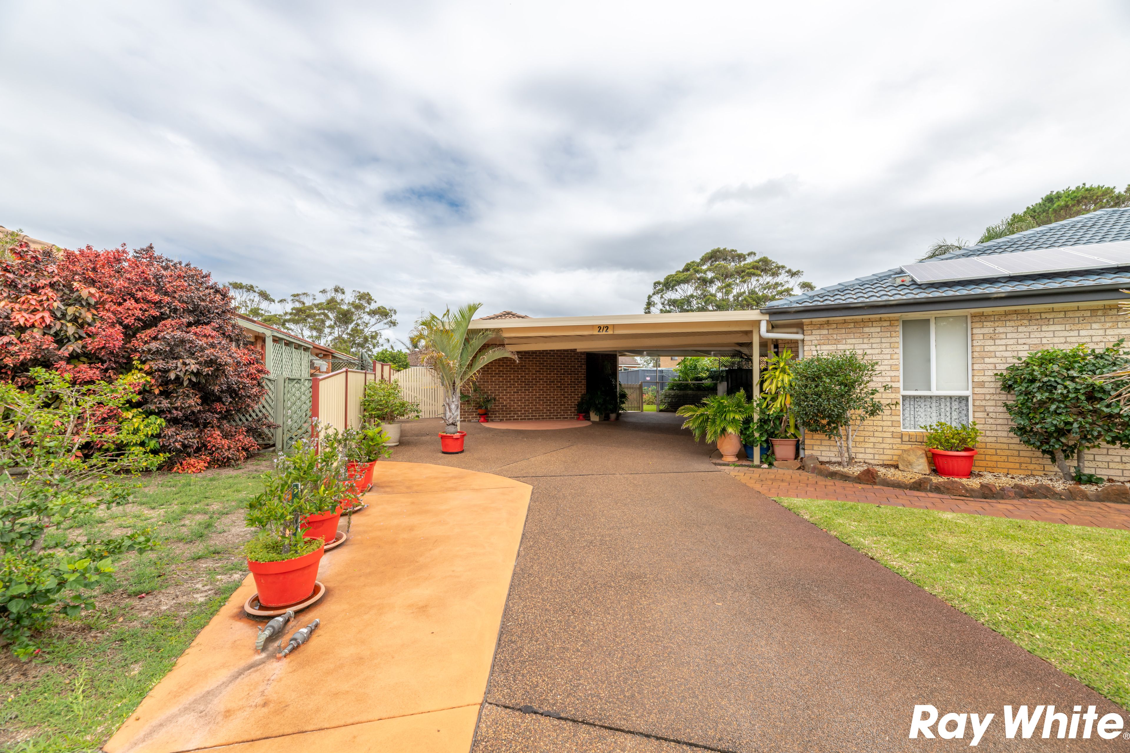2 Pacific Parade, Tuncurry NSW 2428