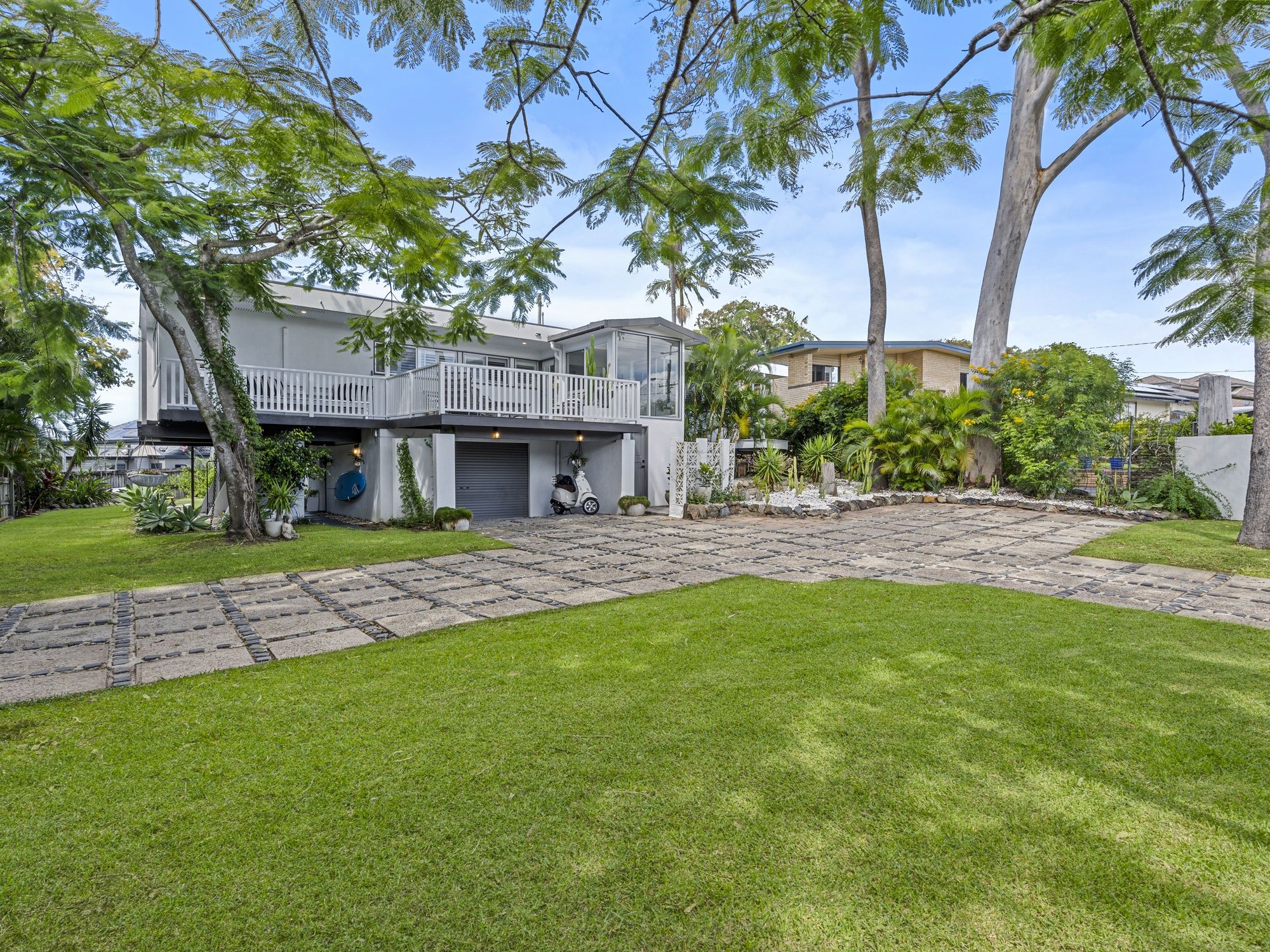 180 Heeb Street, Benowa, QLD 4217