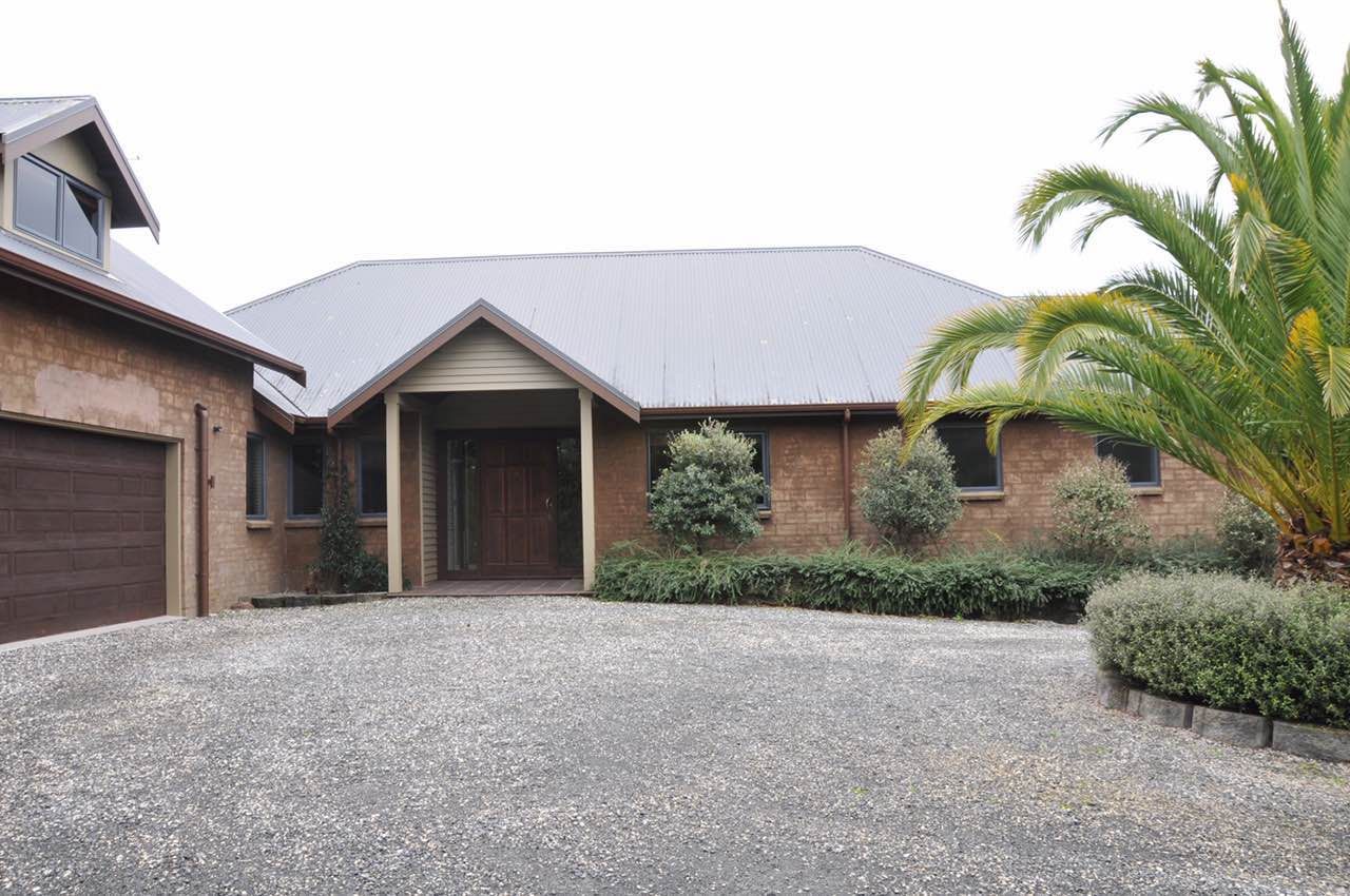 46 Kellys Road, Whitford, Manukau City 2571 - Leased House - Ray White ...