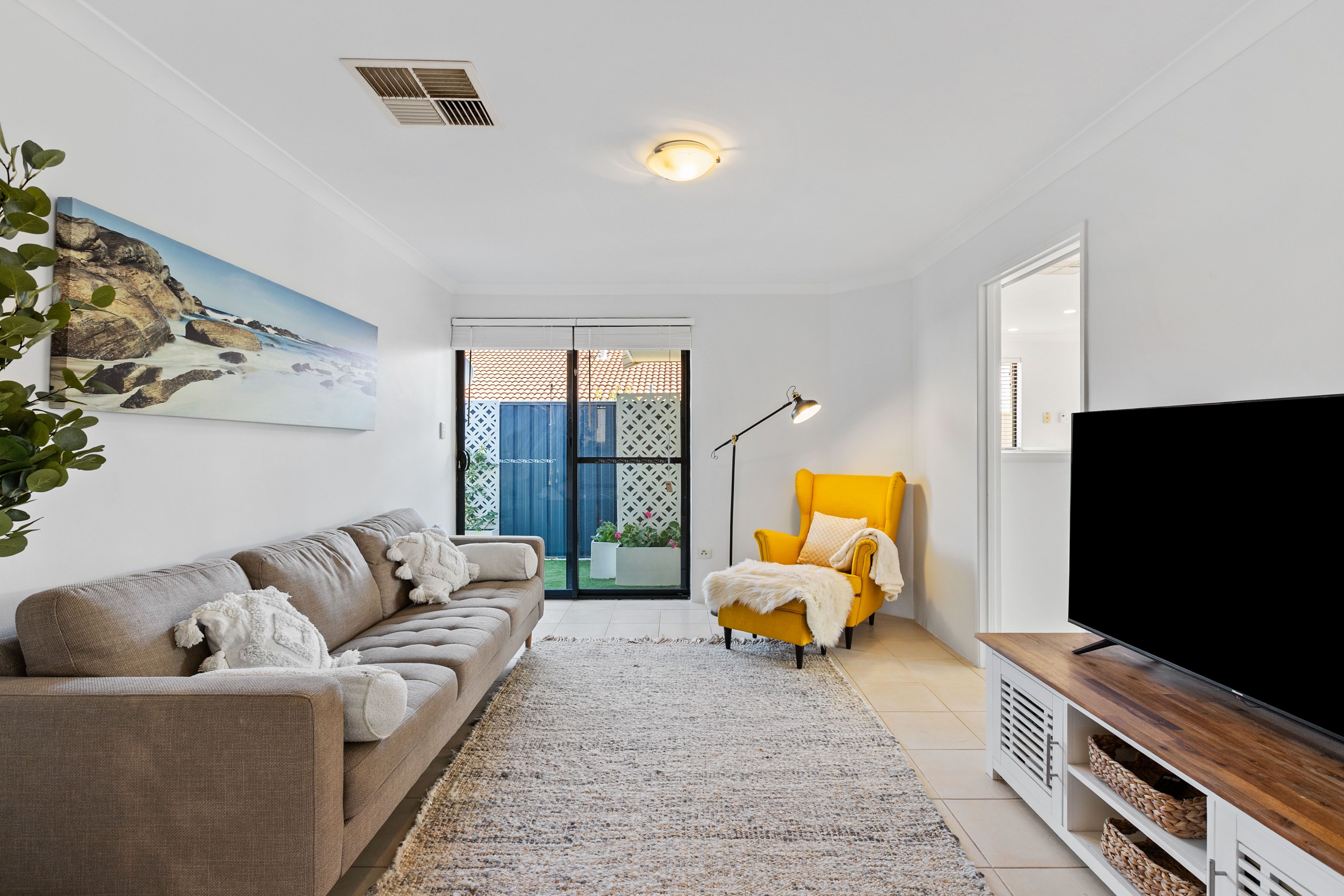 28A Russell Road — photo 10 of 25