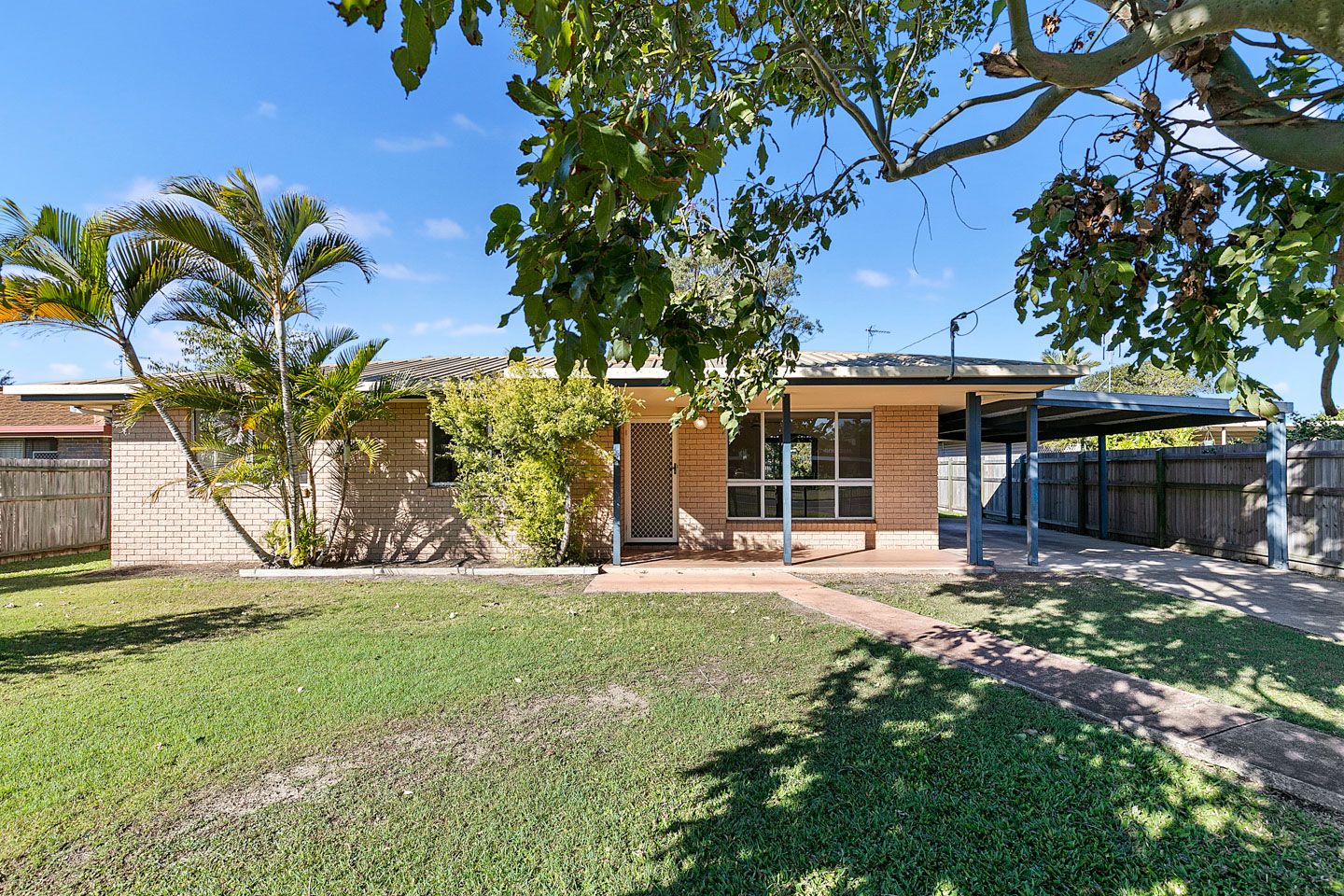 717 Boat Harbour Drive, Urangan, QLD 4655