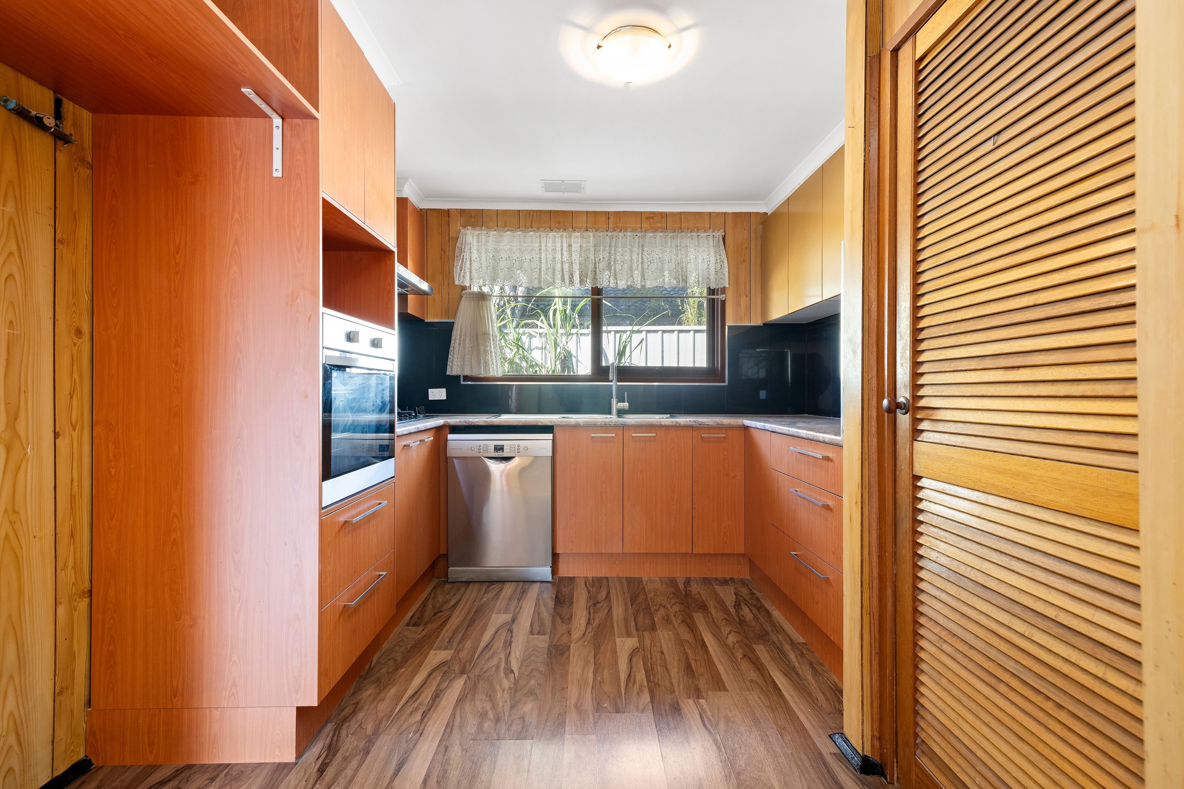 47 Bellavista Crescent — photo 5 of 14