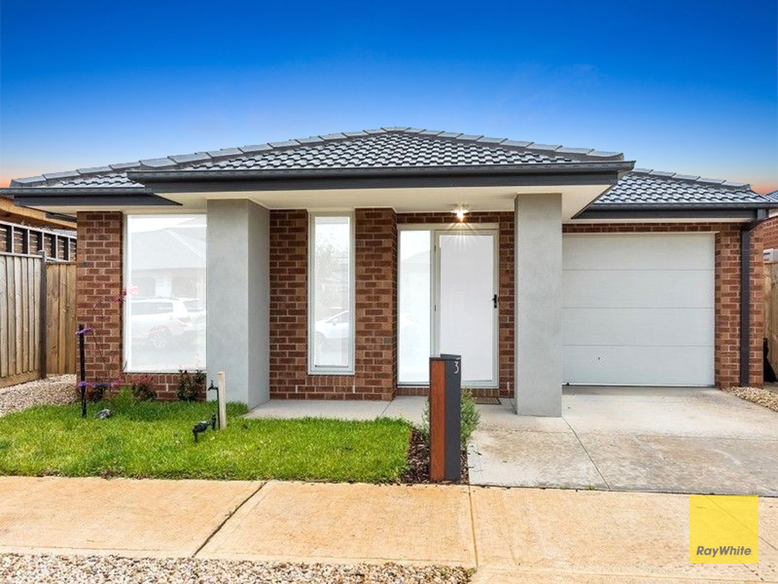 3 Midmar Terrace, THORNHILL PARK VIC 3335