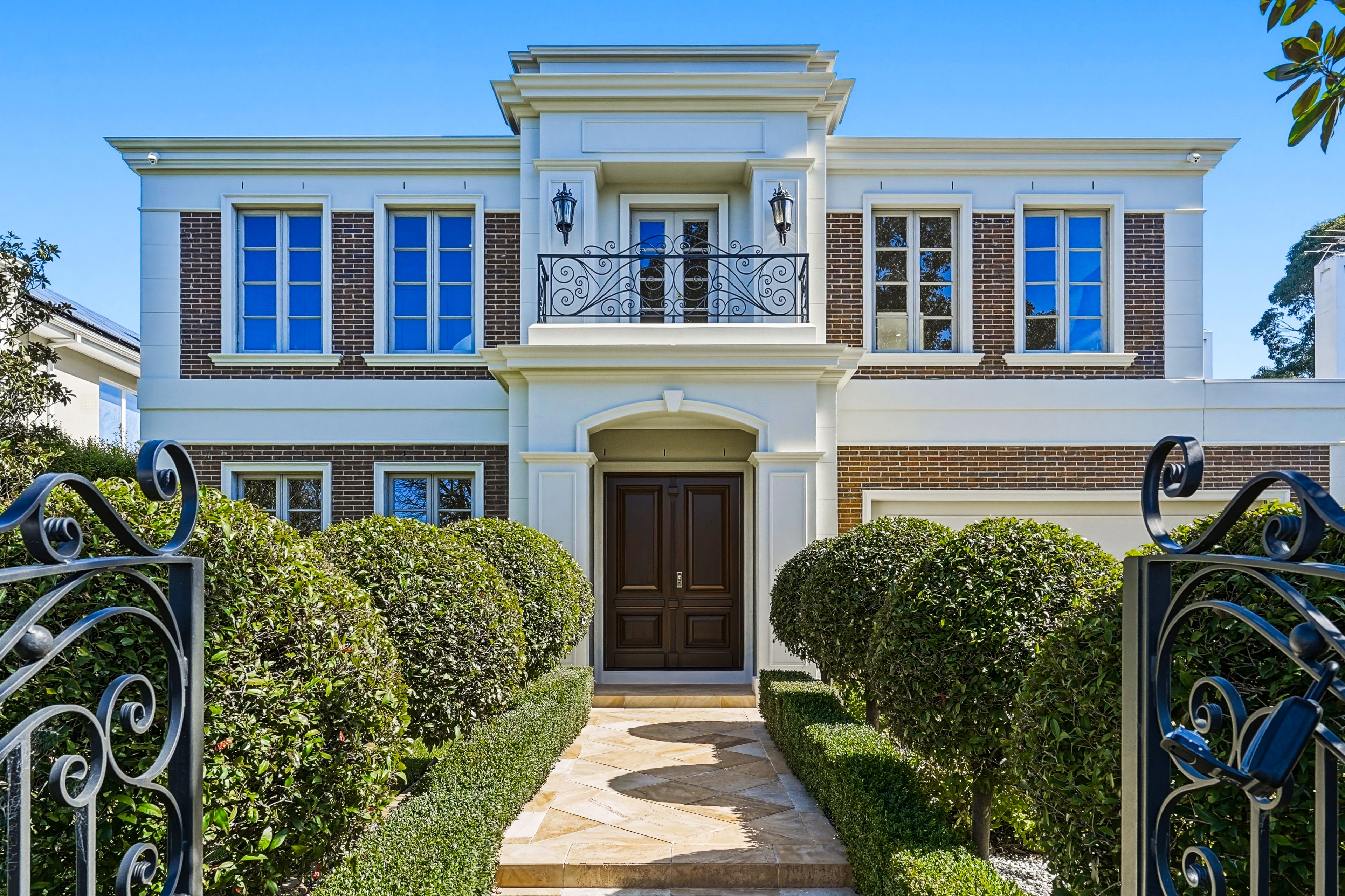 8 Acheron Avenue — photo from Ray White Balwyn