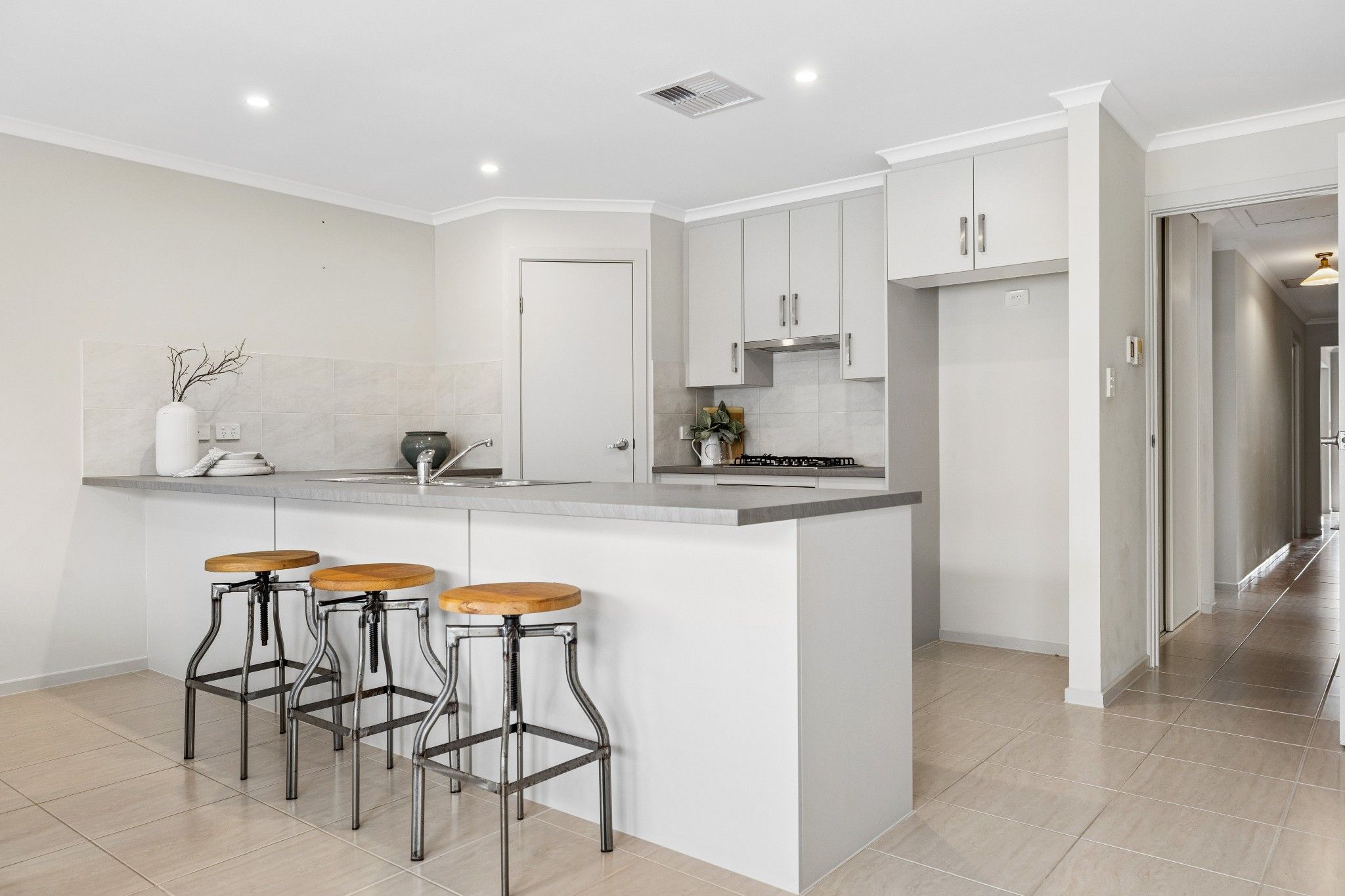 15 Orbit Court — photo 9 of 28
