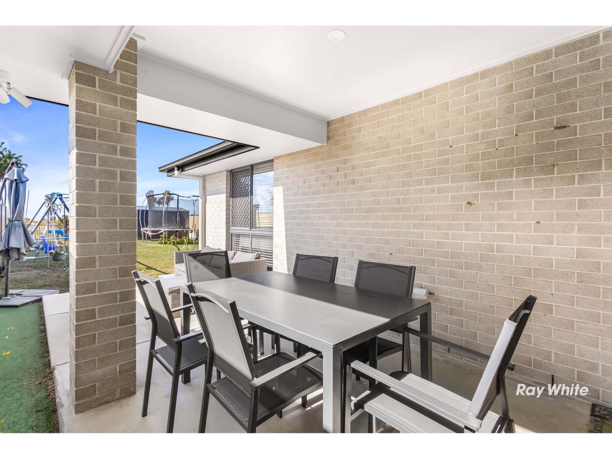 1/85 Monaco Drive — photo 12 of 17