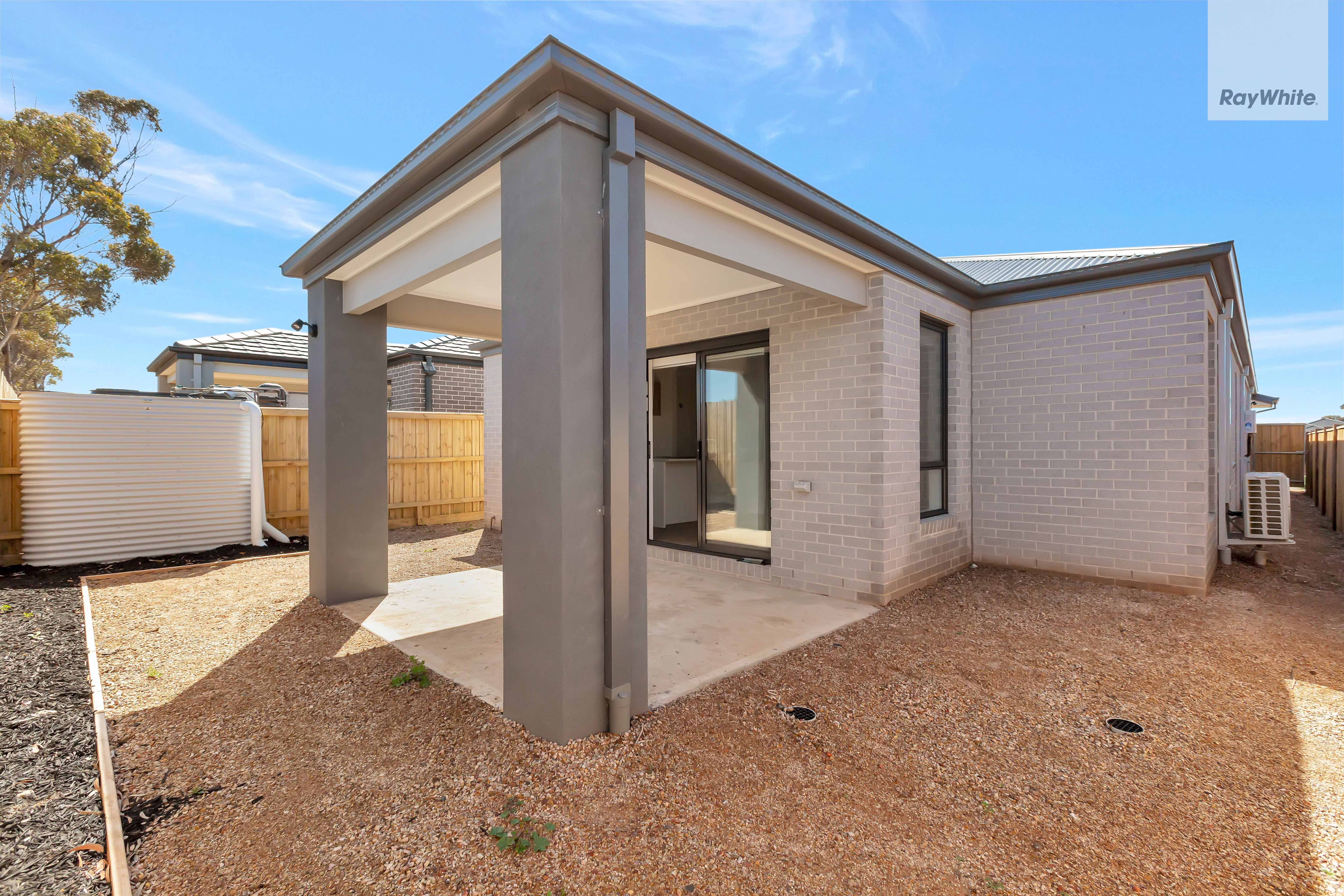 33 Potala Avenue — photo 12 of 12