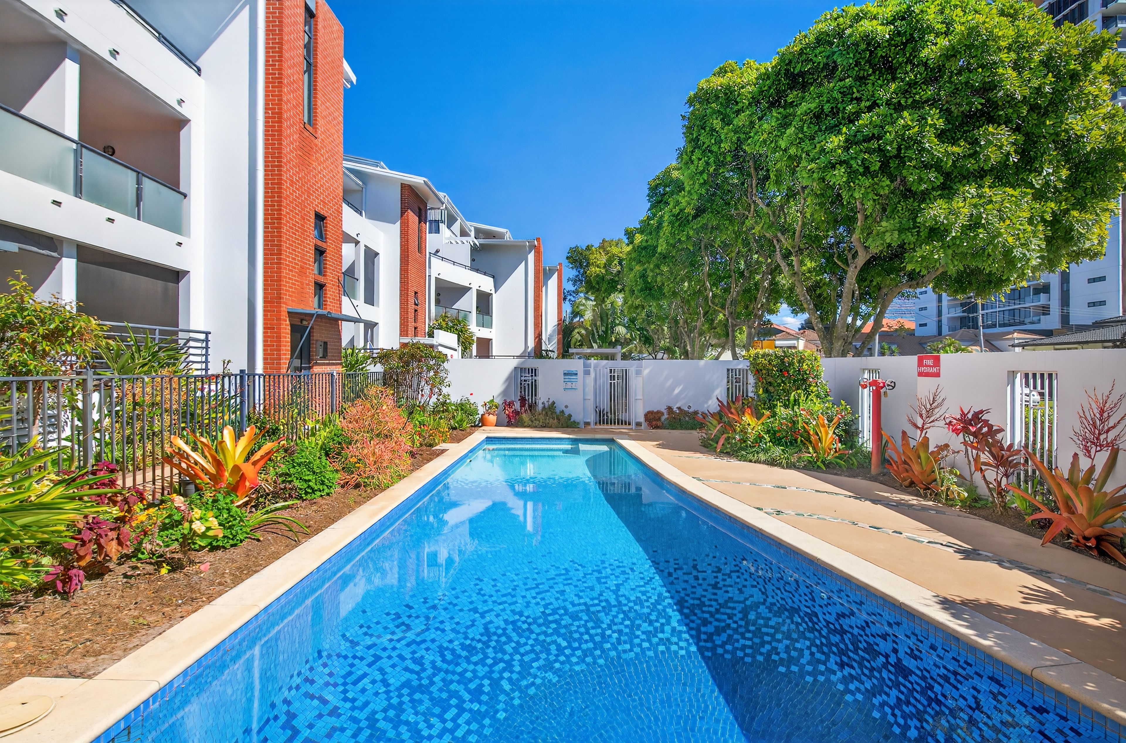 20-26 Illawong Street, Chevron Island QLD 4217