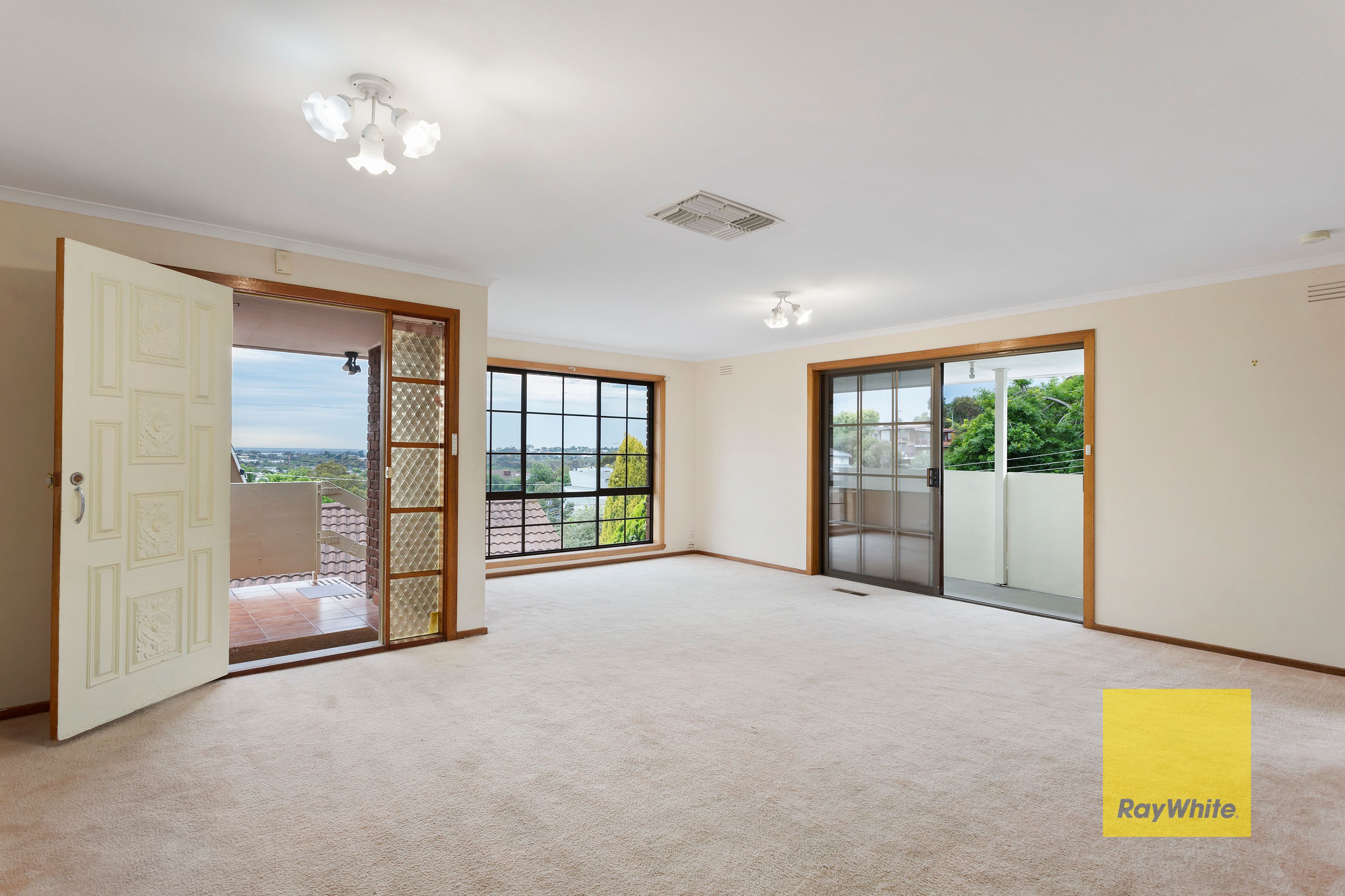6 Oakbank Avenue, Highton, VIC 3216
