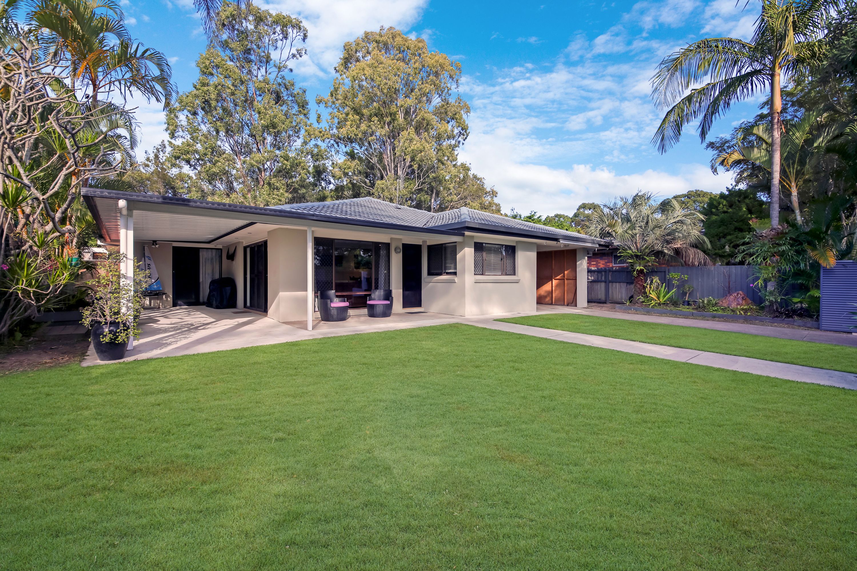 126 Acanthus Avenue, Burleigh Waters QLD 4220