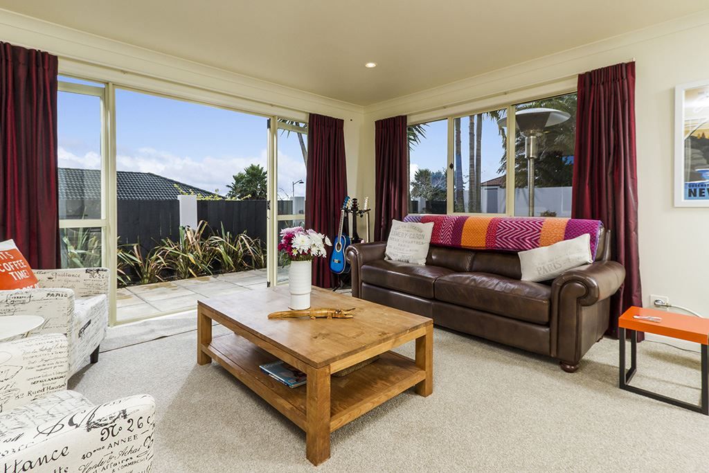 8 Meteor Place, Albany, North Shore City