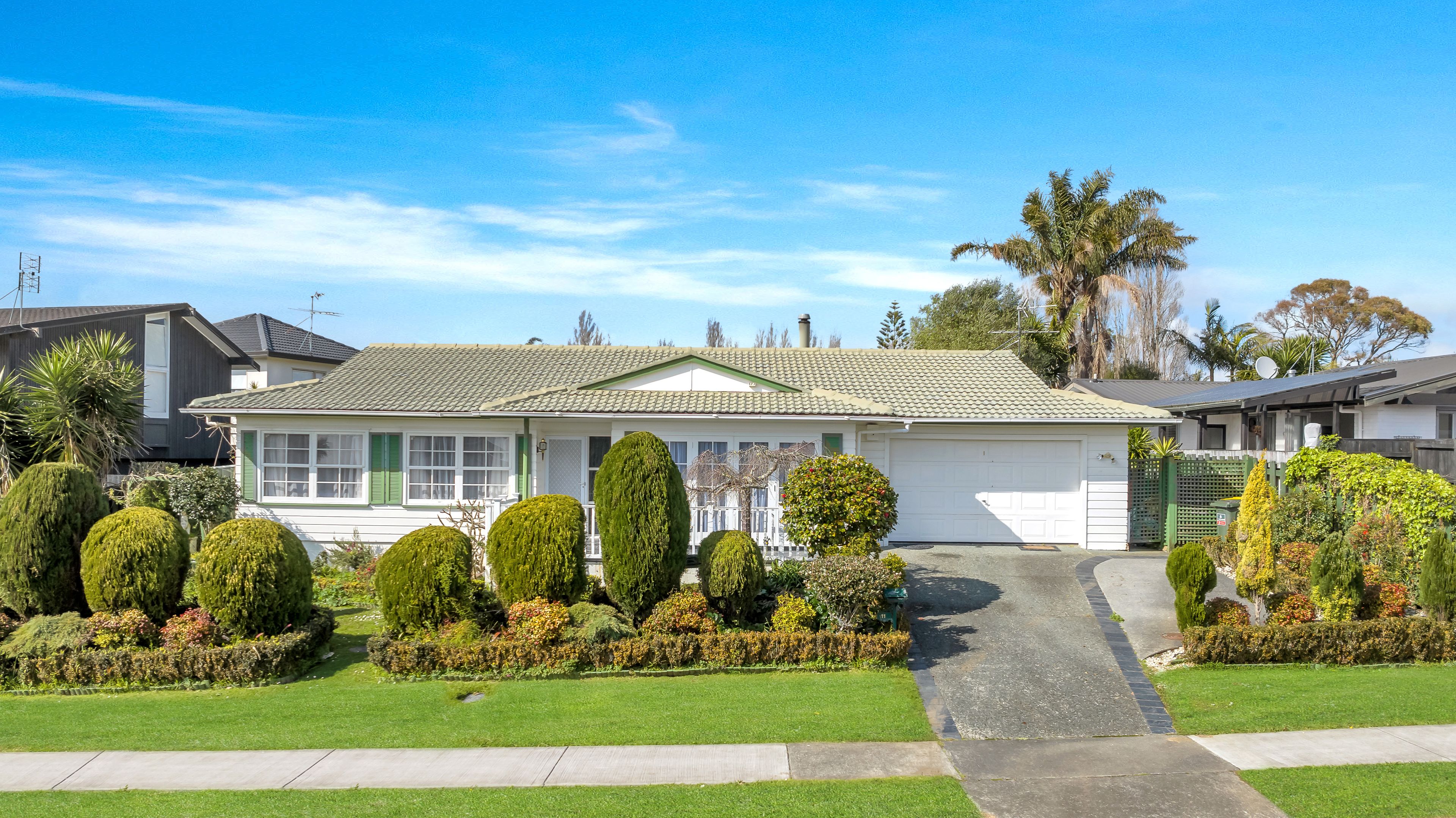 11 Fratley Avenue, Farm Cove, Manukau City