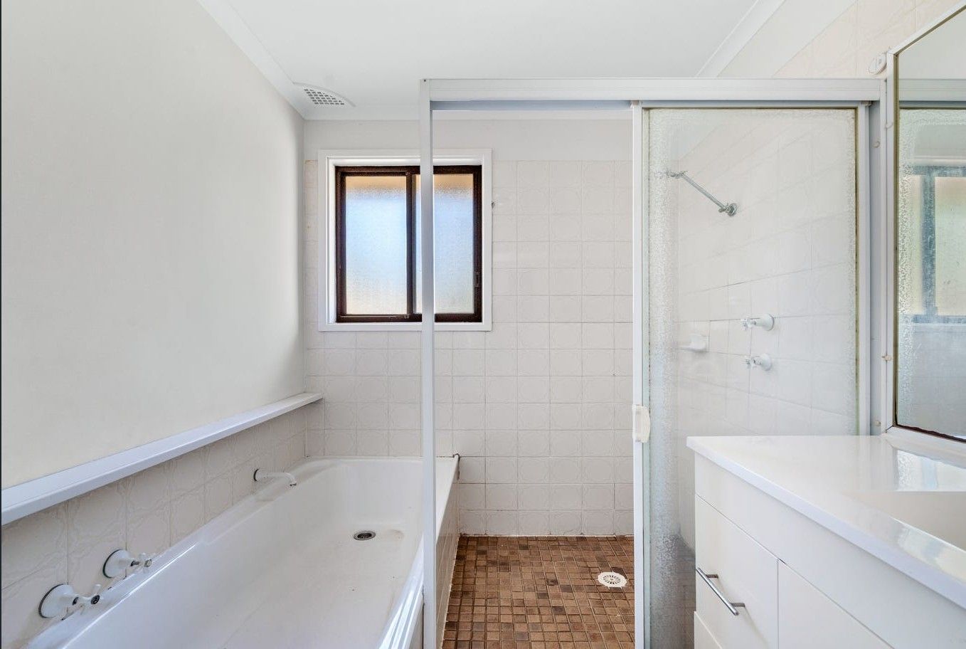 136 St Clair Avenue — photo 7 of 7