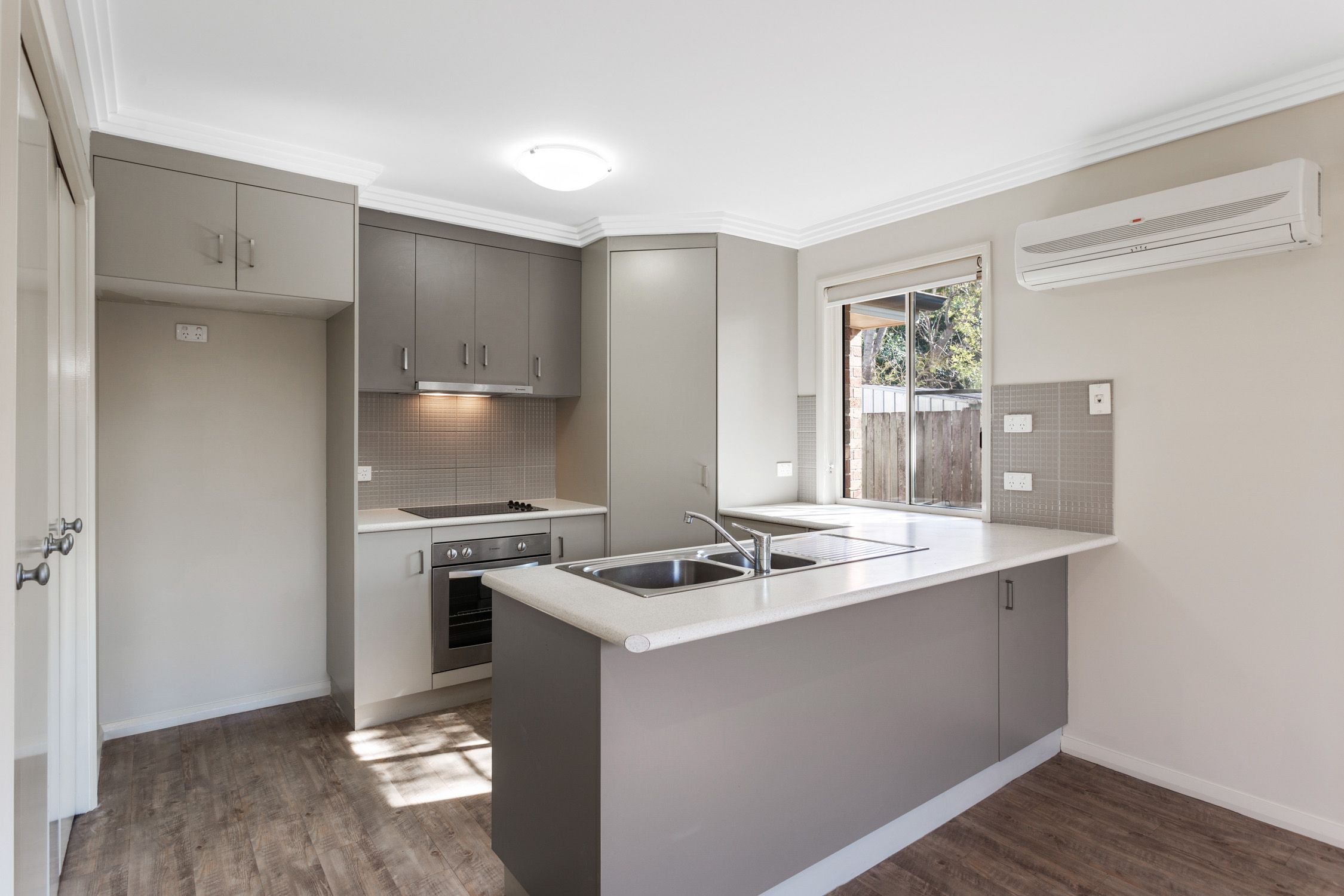 3/10 Lendrum Street — photo 3 of 8