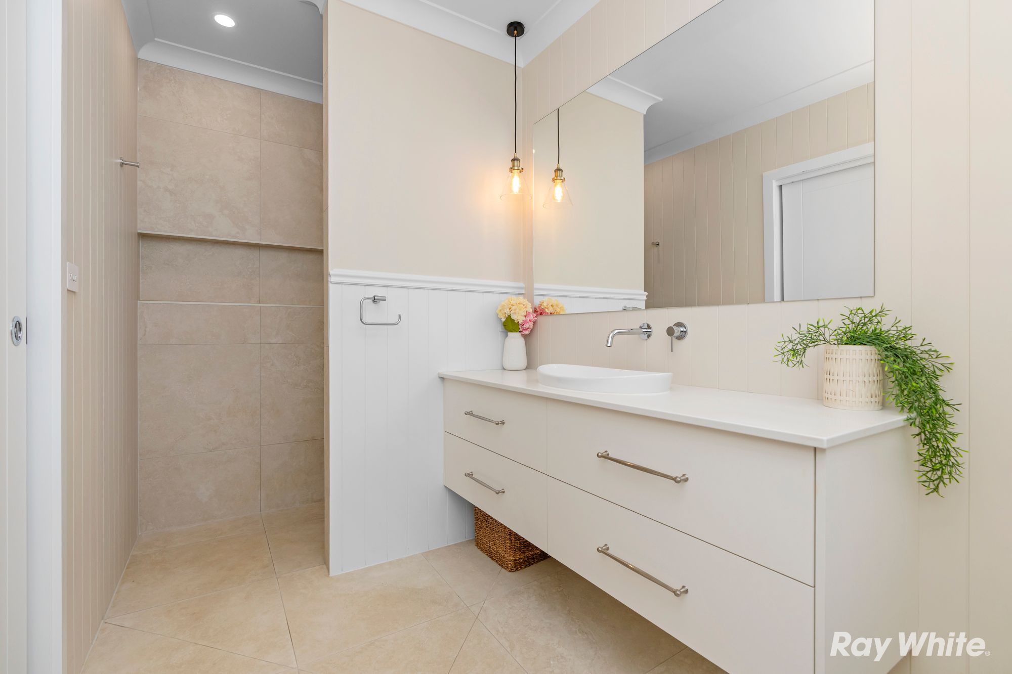 11 Lawrence Avenue — photo 12 of 25