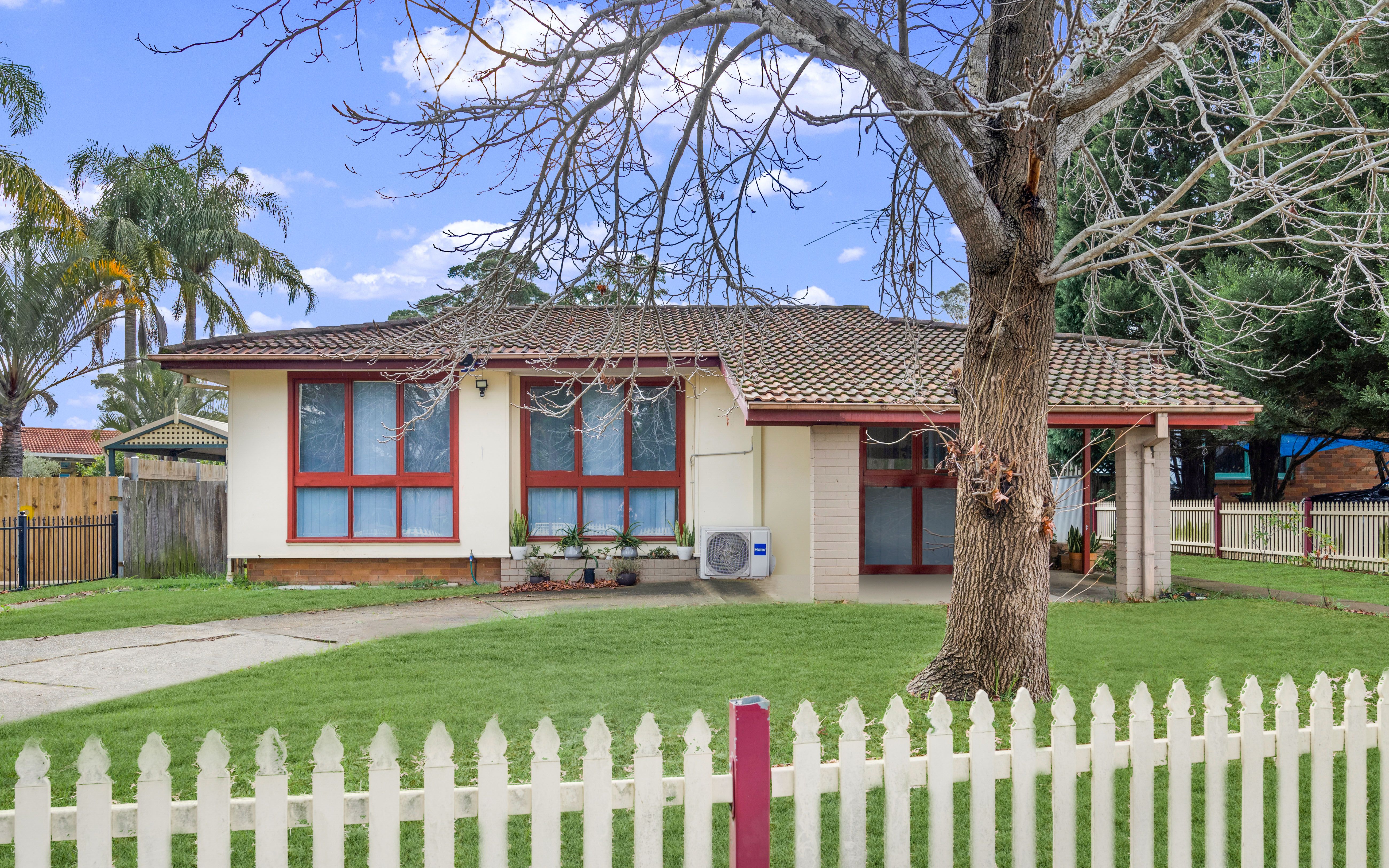 7 Hickory Place, Macquarie Fields, NSW 2564