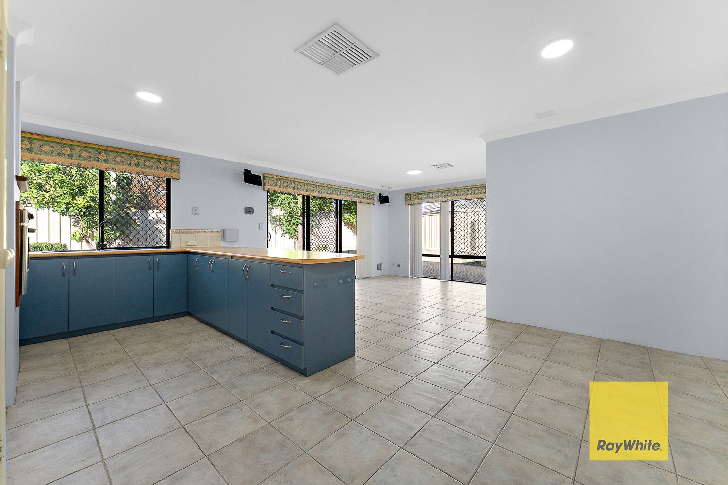17 Andrews Road — photo 6 of 22