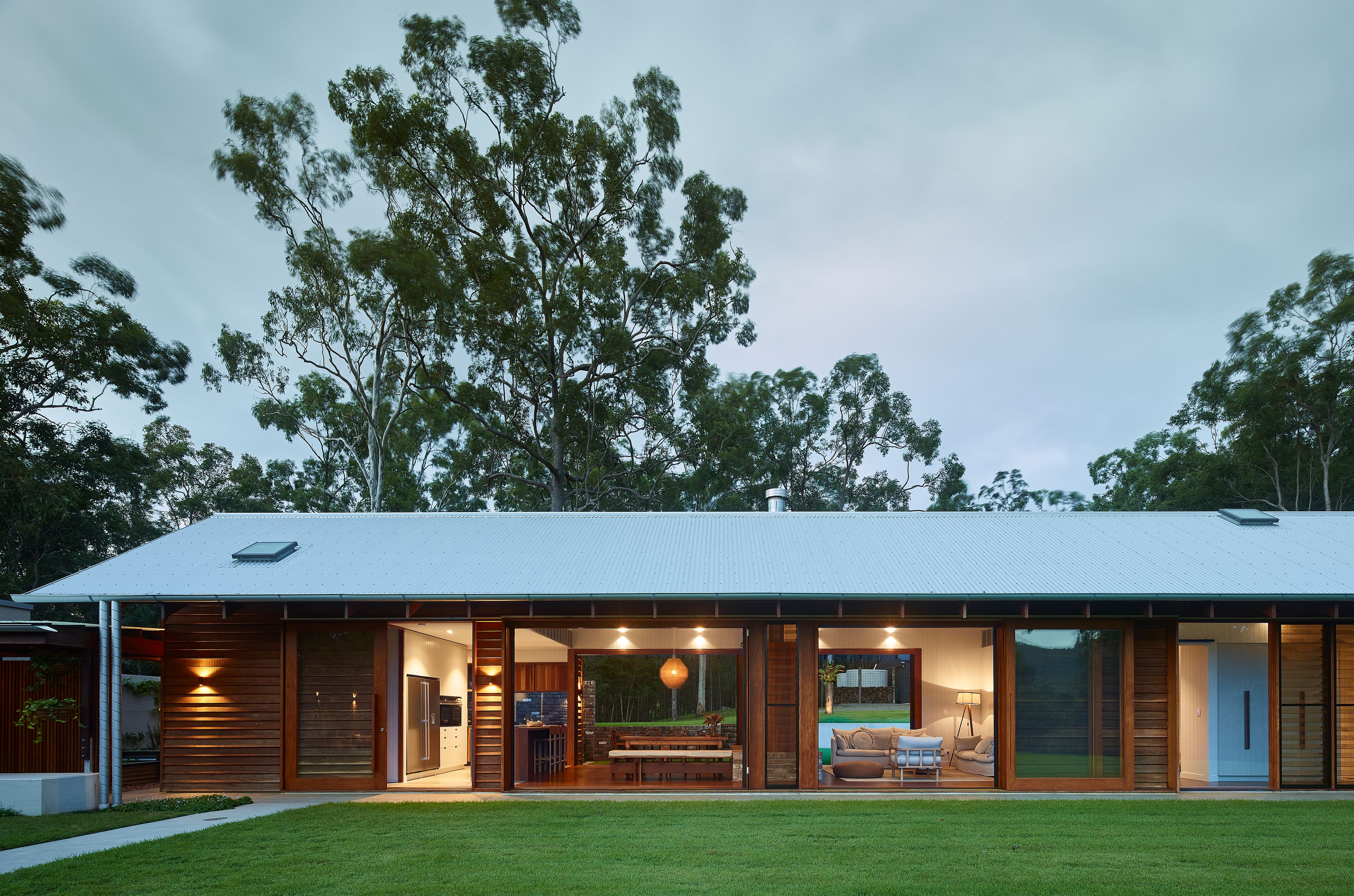 6 Parragilga Close, Wights Mountain QLD 4520