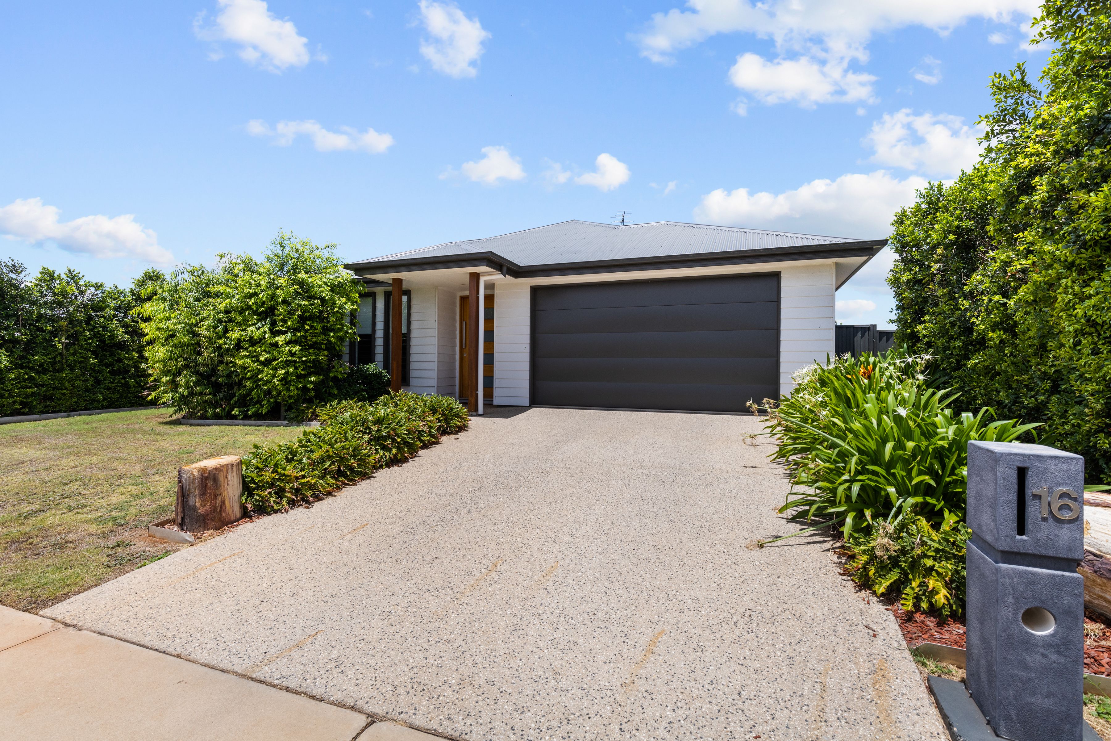 16 Elwick Court, Emerald QLD 4720