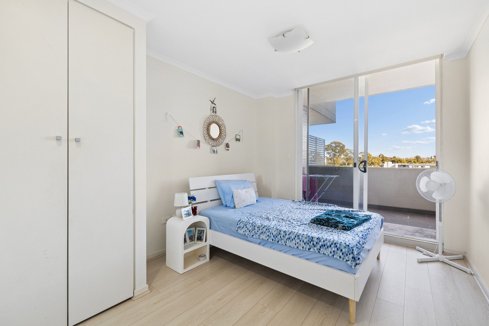 303/357-359 Great Western Highway — photo 7 of 16