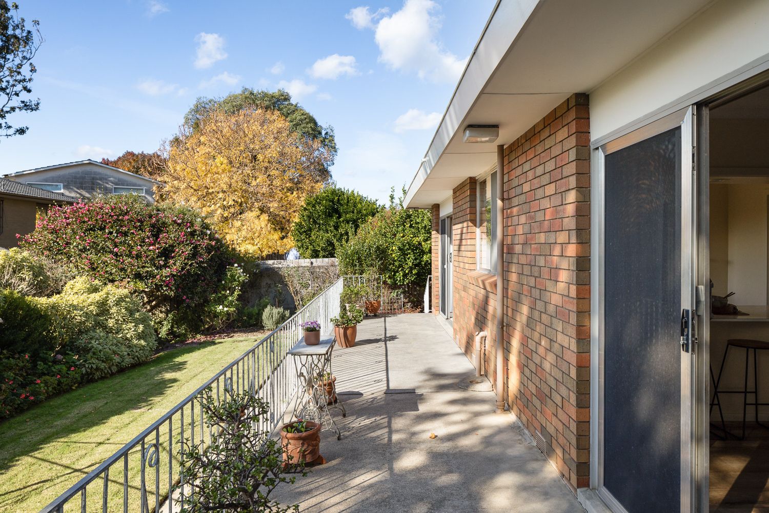 11 Lyons Avenue — photo 13 of 14