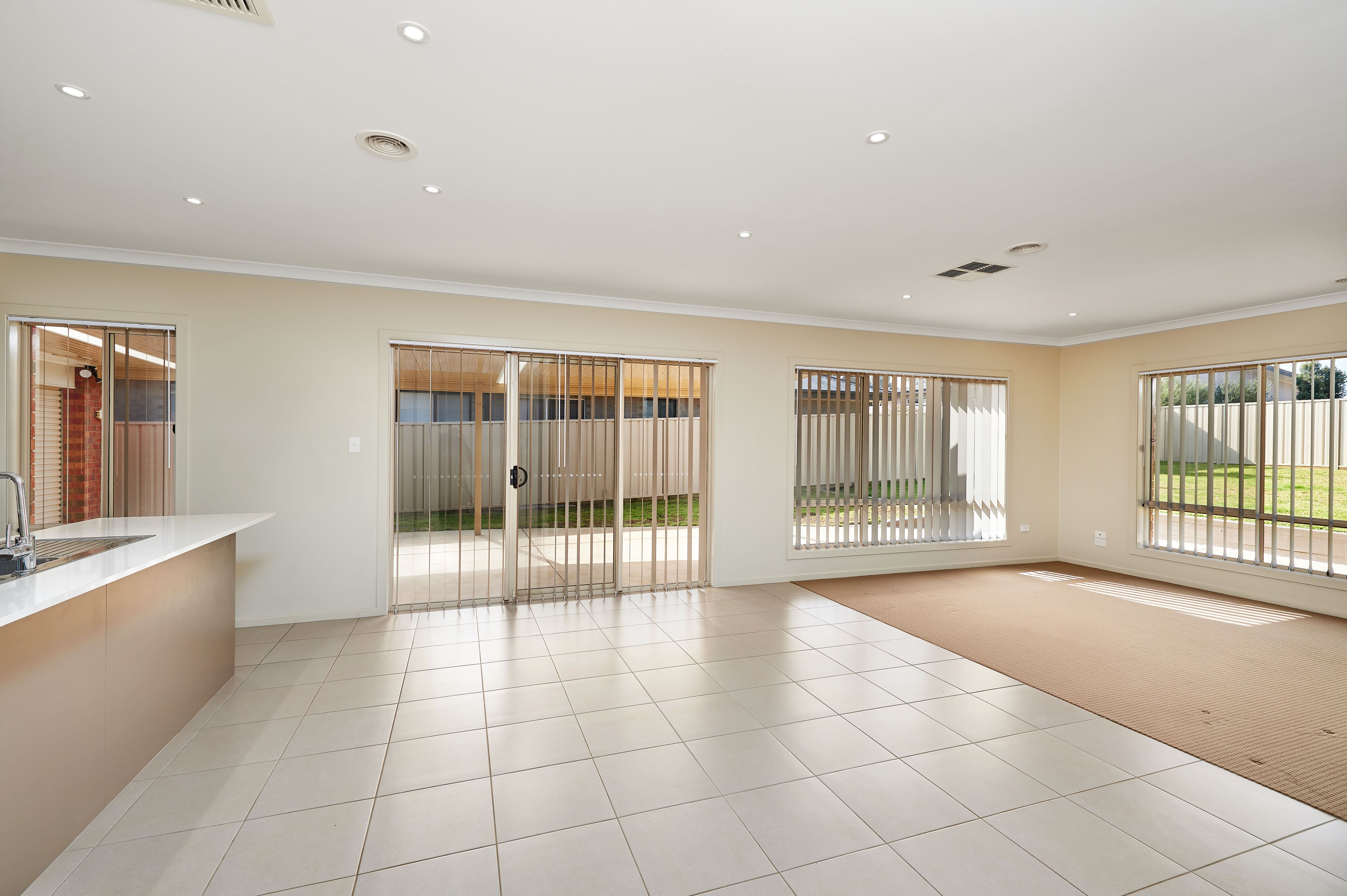 5 Colombo Avenue, Gobbagombalin, NSW 2650