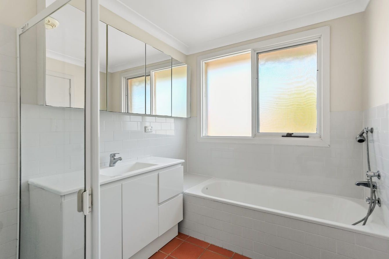 33 Raeburn Avenue — photo 8 of 14