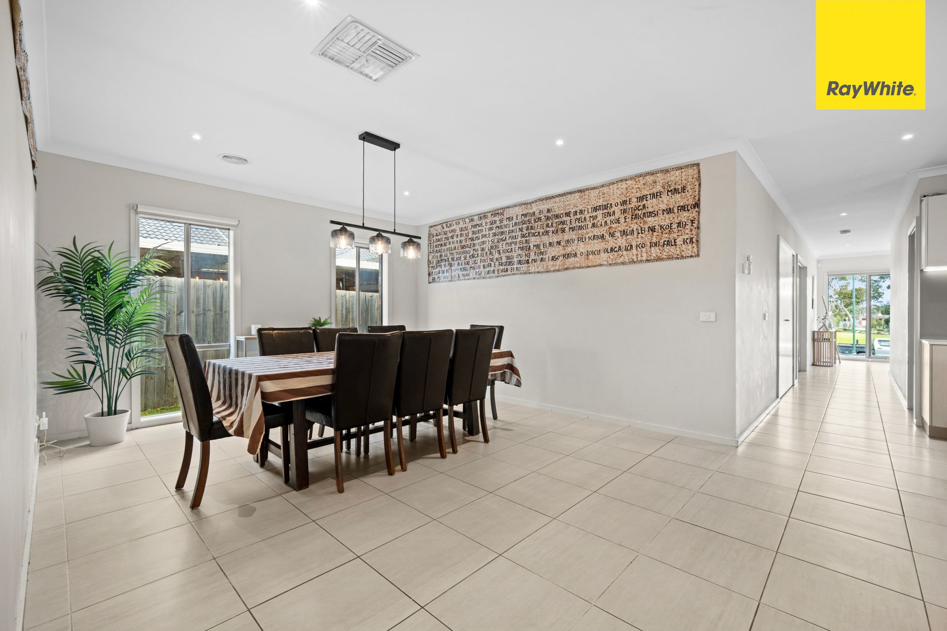 90 Dalray Crescent — photo 5 of 27