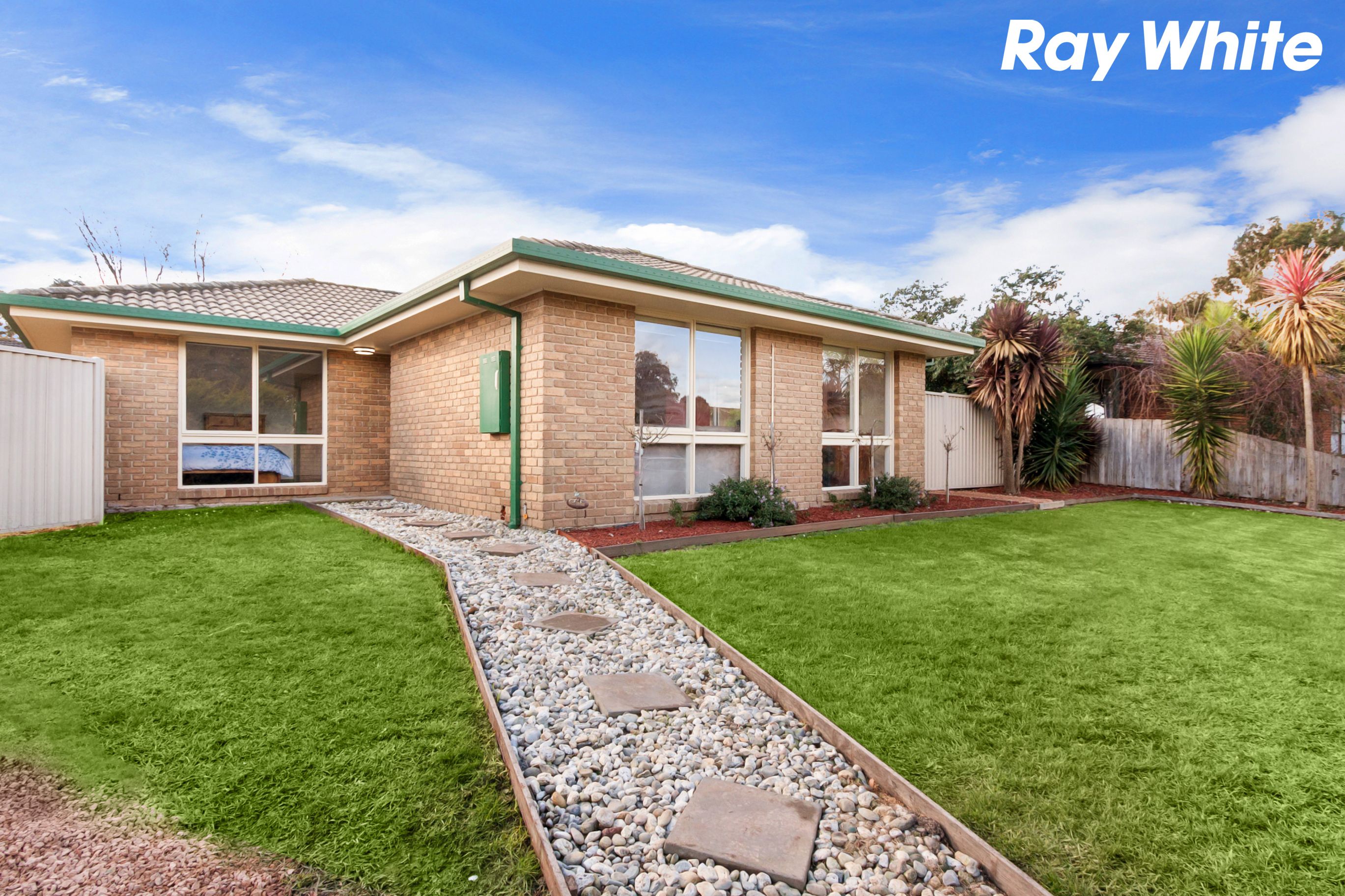 4 Malcolm Court, Pakenham VIC 3810