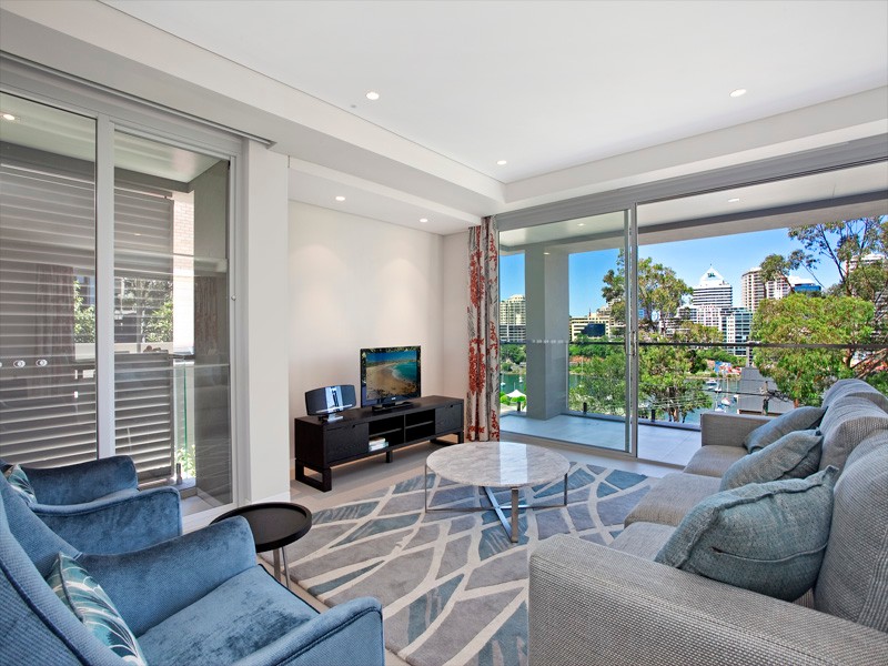 2/28 East Crescent Street, McMahons Point, NSW 2060