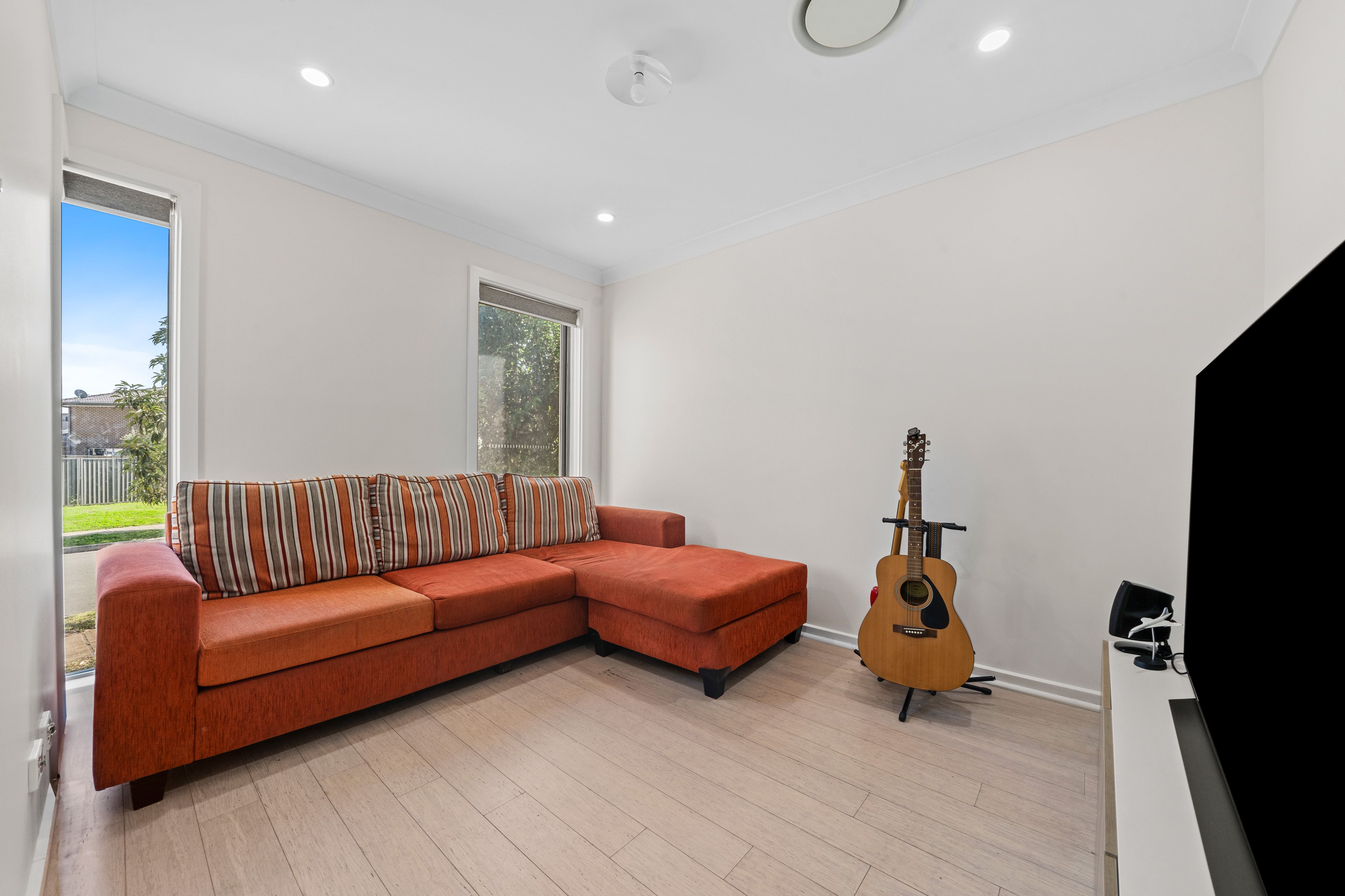 10 Treeview Place, Glenmore Park, NSW 2745