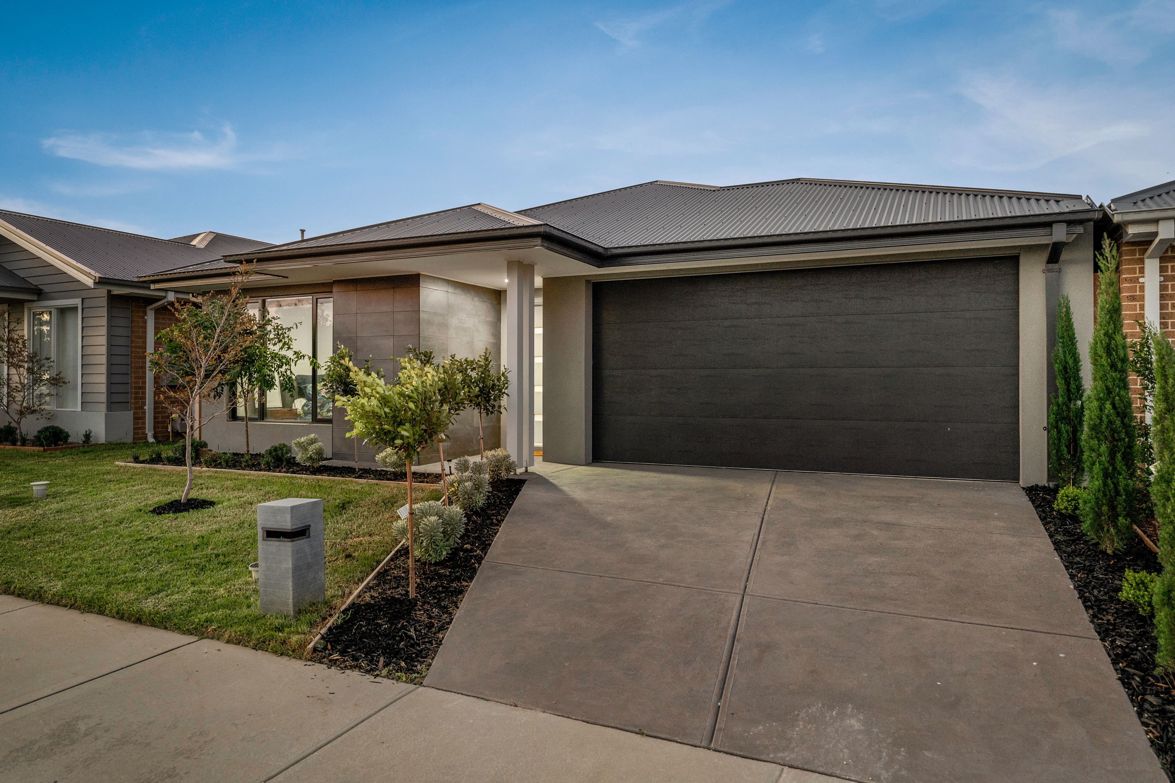 8 Leeson Street, Officer South, VIC 3809